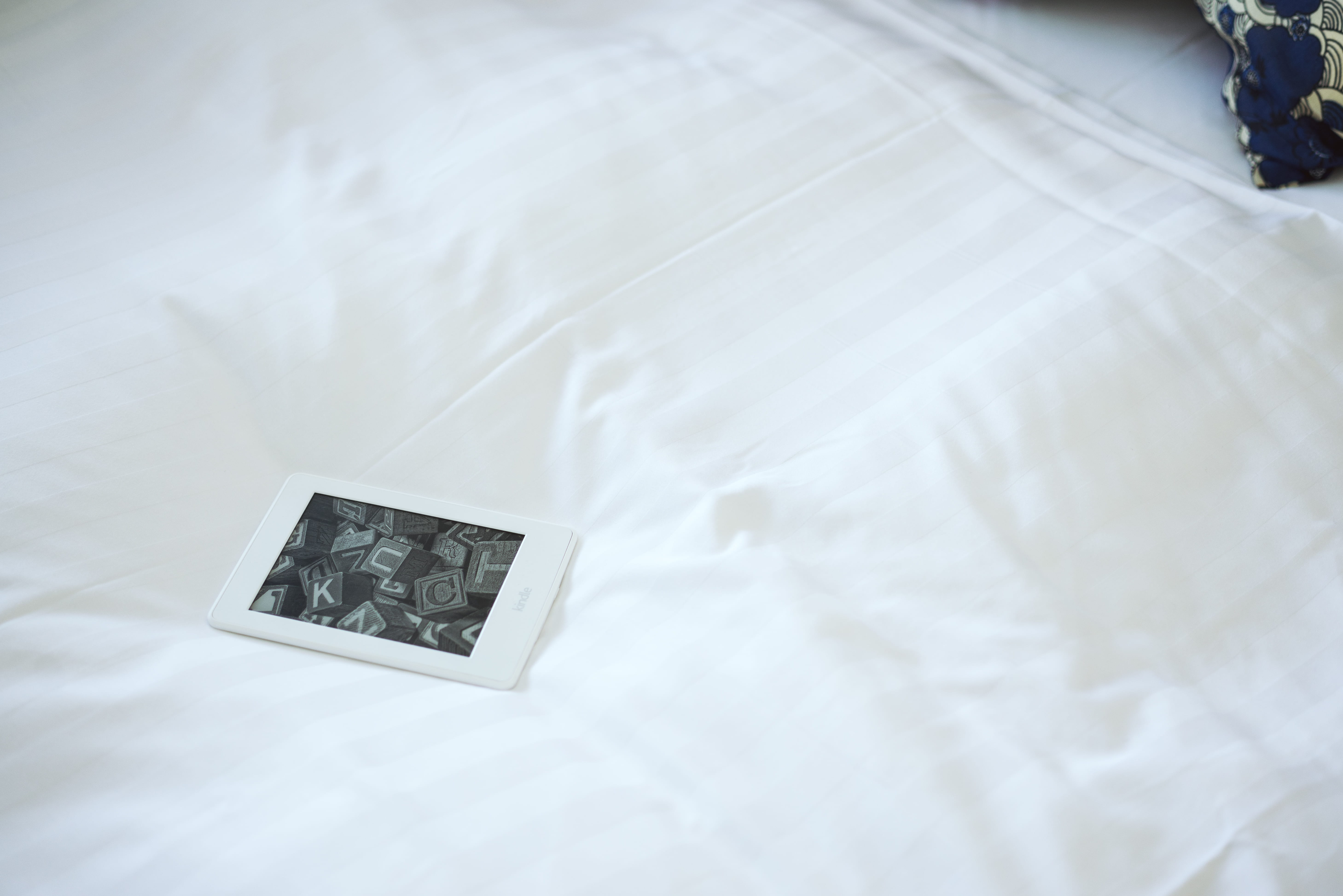 no people, indoors, close-up, white color, bed, photography themes, ebook, high angle view, book, nature, copy space, frame, textile, e, relaxation, bedroom, HD Wallpaper