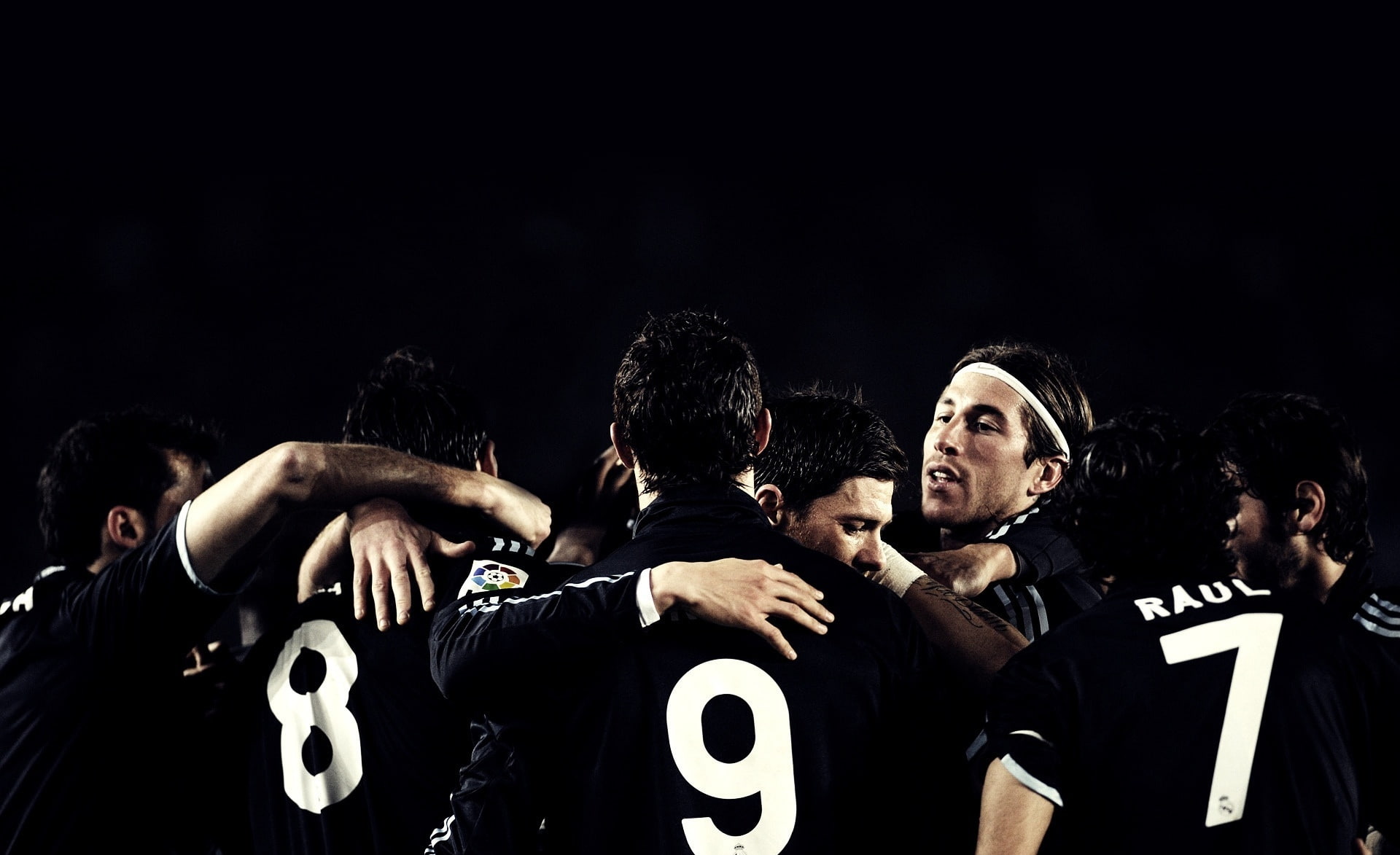 black background, mid adult men, 1080P, looking, defeat, sport, group of people, mid adult, night, Sports, match - sport, number, real people, men, males, HD Wallpaper