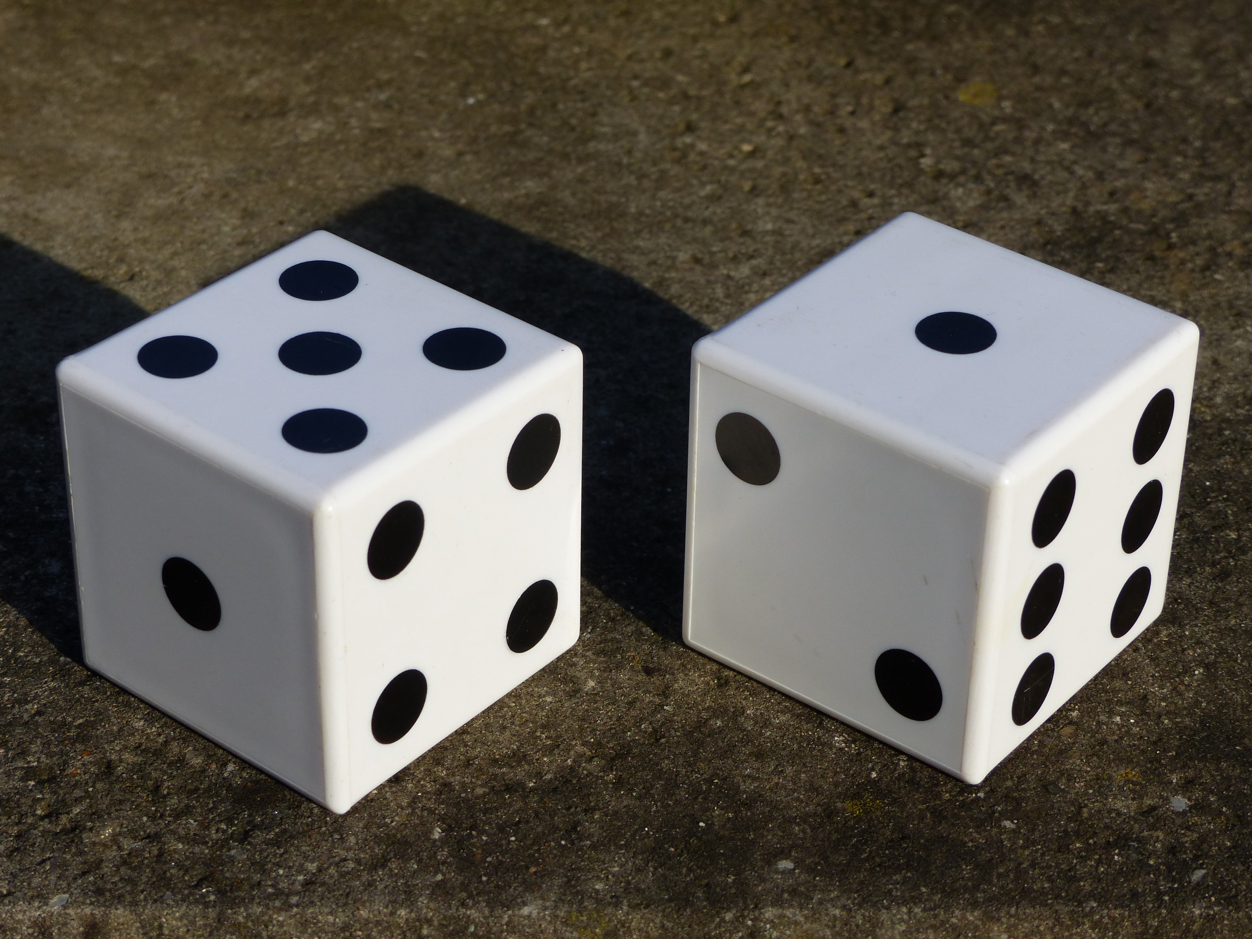 shape, eye numbers, risk, points, relaxation, leisure activity, game cube, craps, instantaneous speed, no people, casino, two objects, leisure Games, arts culture and entertainment, HD Wallpaper