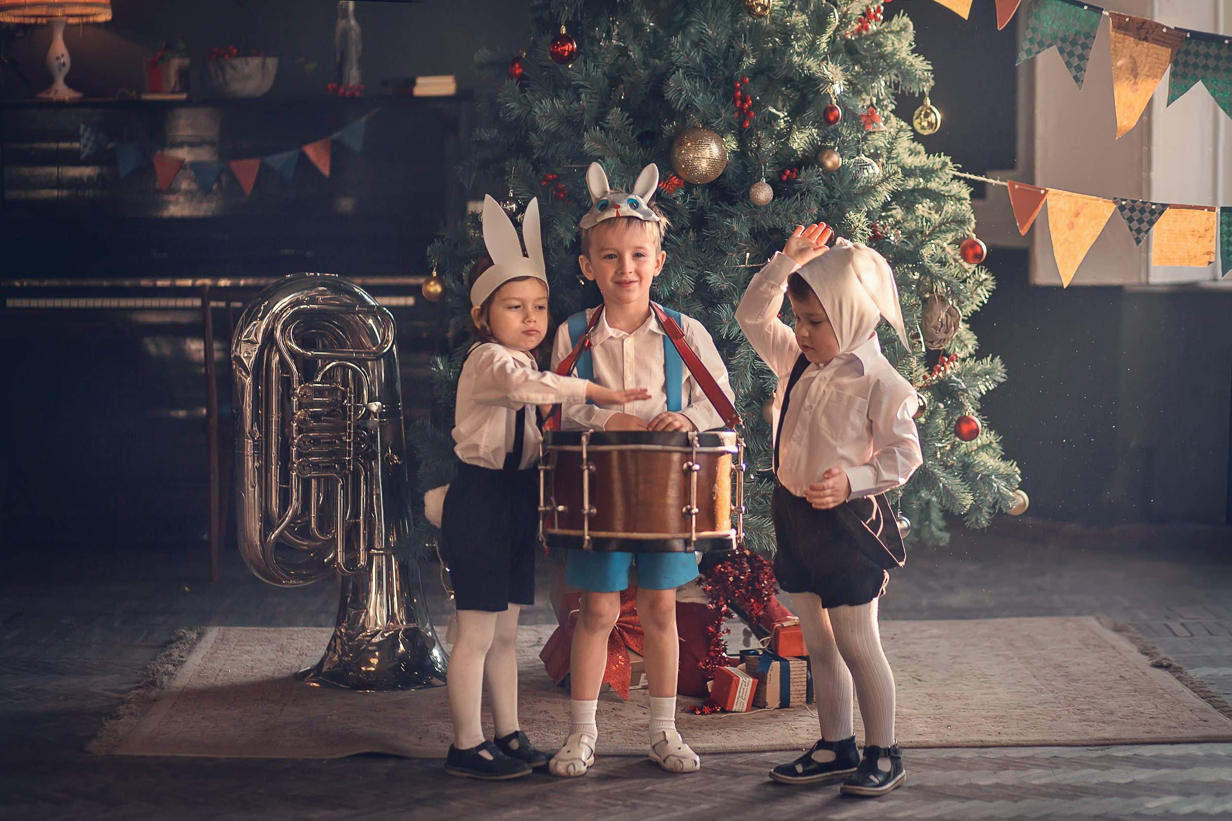 Marianne Smolin, costumes, new year, tree, pipe, kindergarten, holiday, 1080P, drum, mask, instrumento, children, bunnies, HD Wallpaper