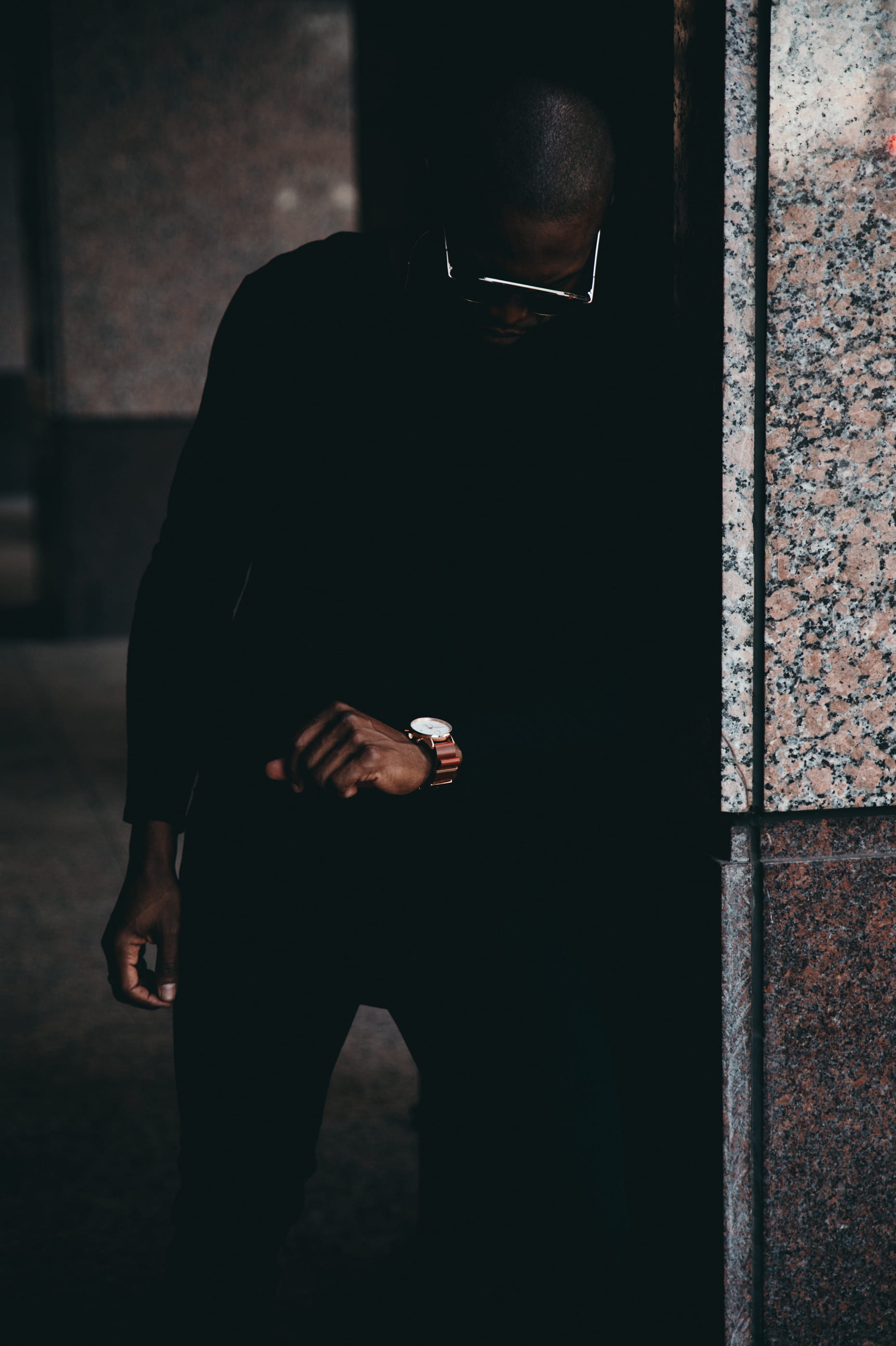 city Life, loneliness, gangster, people, adult, wall, holding, indoors, hooligan, males, copy Space, staring, fashion, adults Only, city, leaning, Phone HD Wallpaper