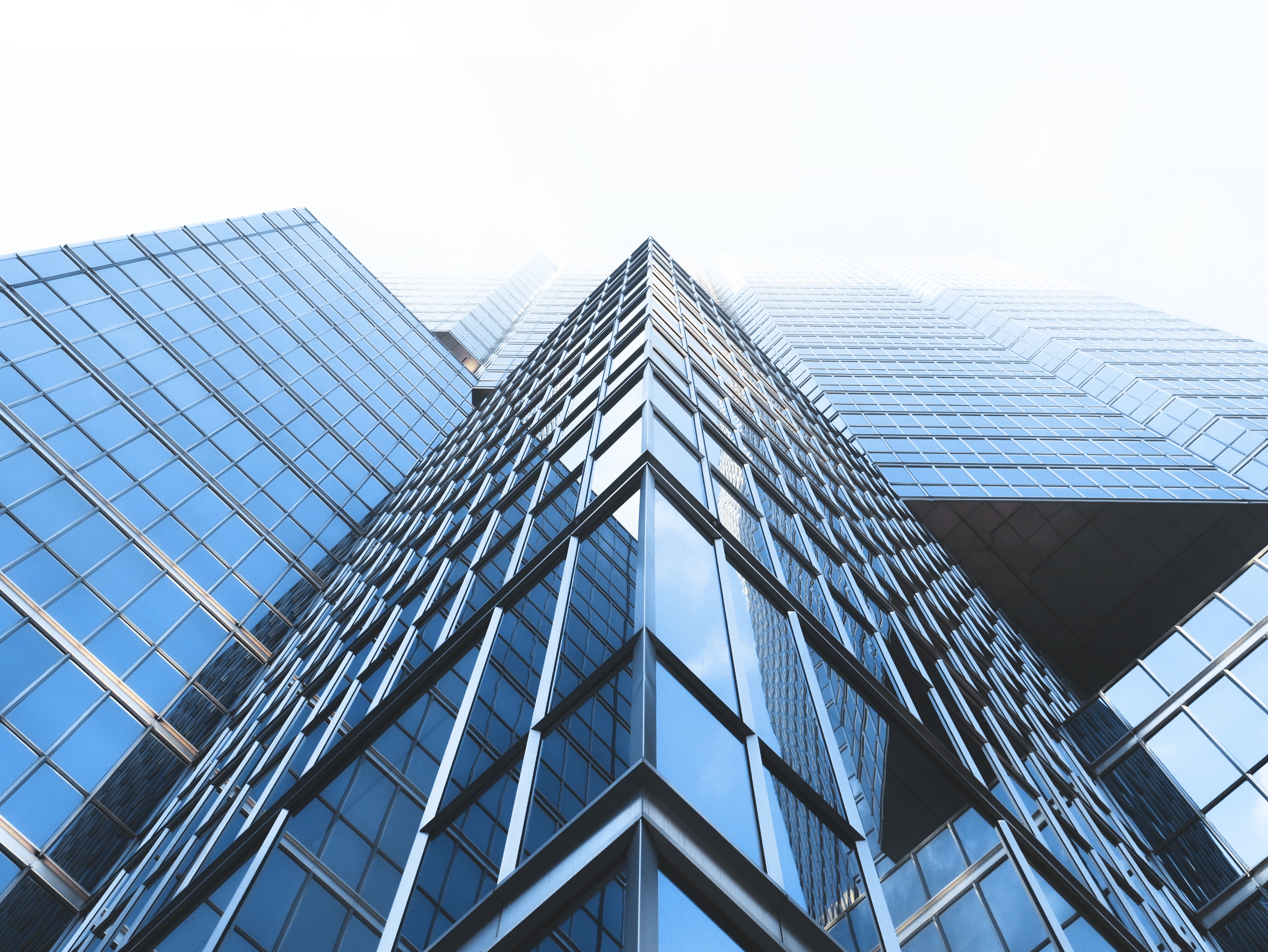 glass - material, steel, glass, eye, directly below, tower, urban, windows, sky, office, city, building exterior, view, buildings, skyscraper, corporate, HD Wallpaper