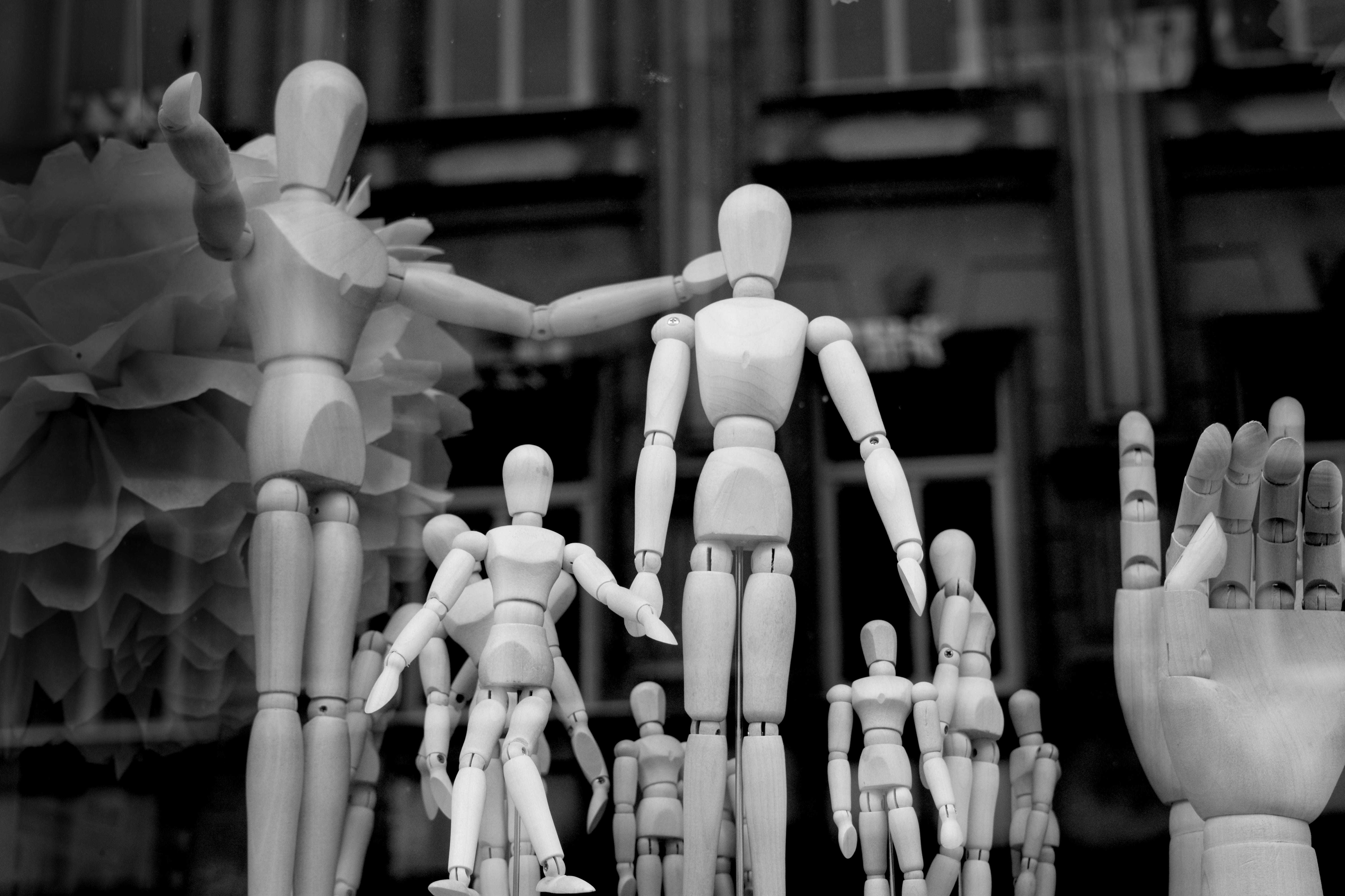 wooden, building exterior, store, art class, body, anatomy, art and craft, 5K, representation, day, action, craft, retail, mannequin, wood, grayscale, HD Wallpaper