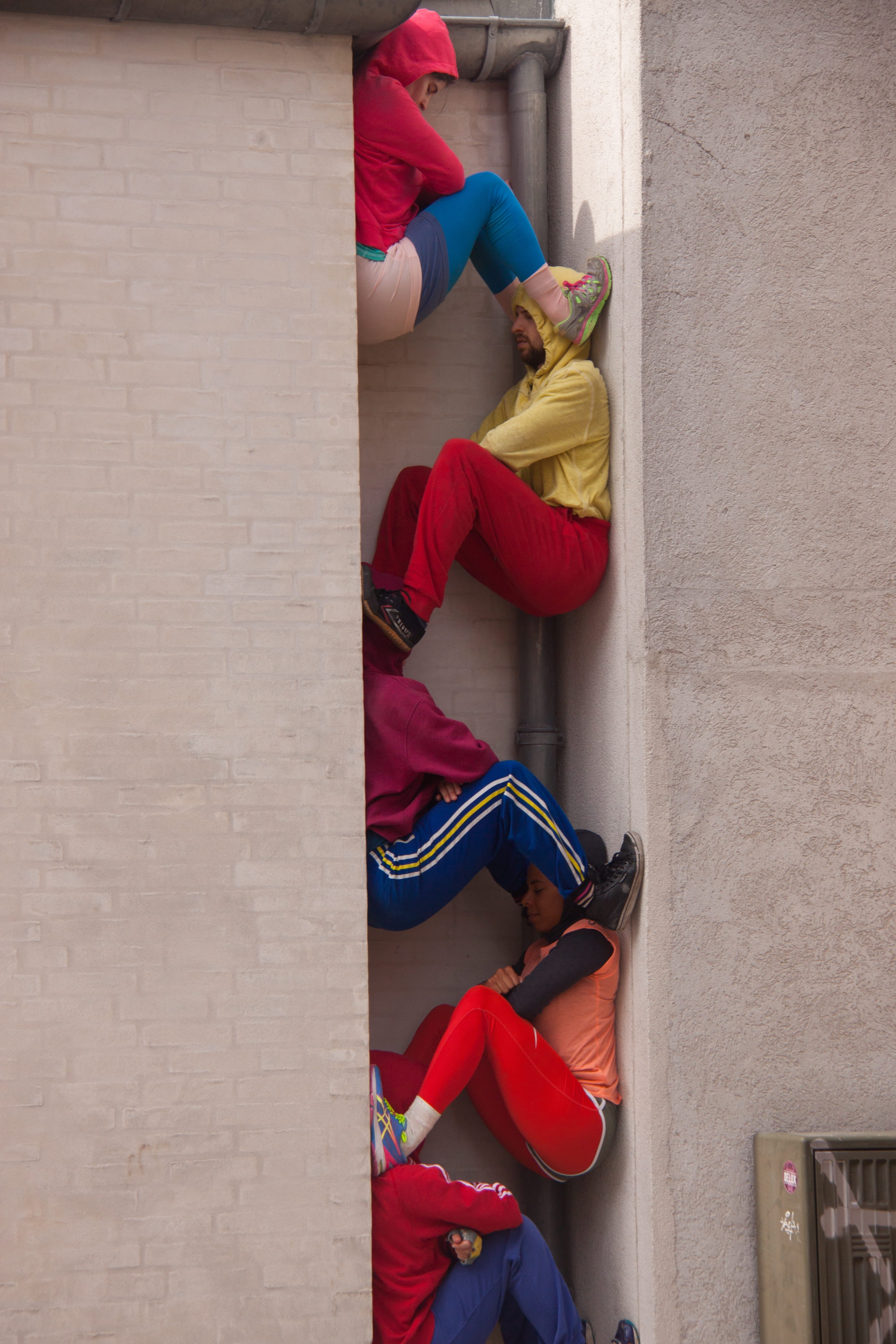 casual clothing, wall, day, shoe, street-life, danish, multi colored, 4K, body part, capital, lifestyles, artists, relaxation, clothing, art, architecture, Phone HD Wallpaper