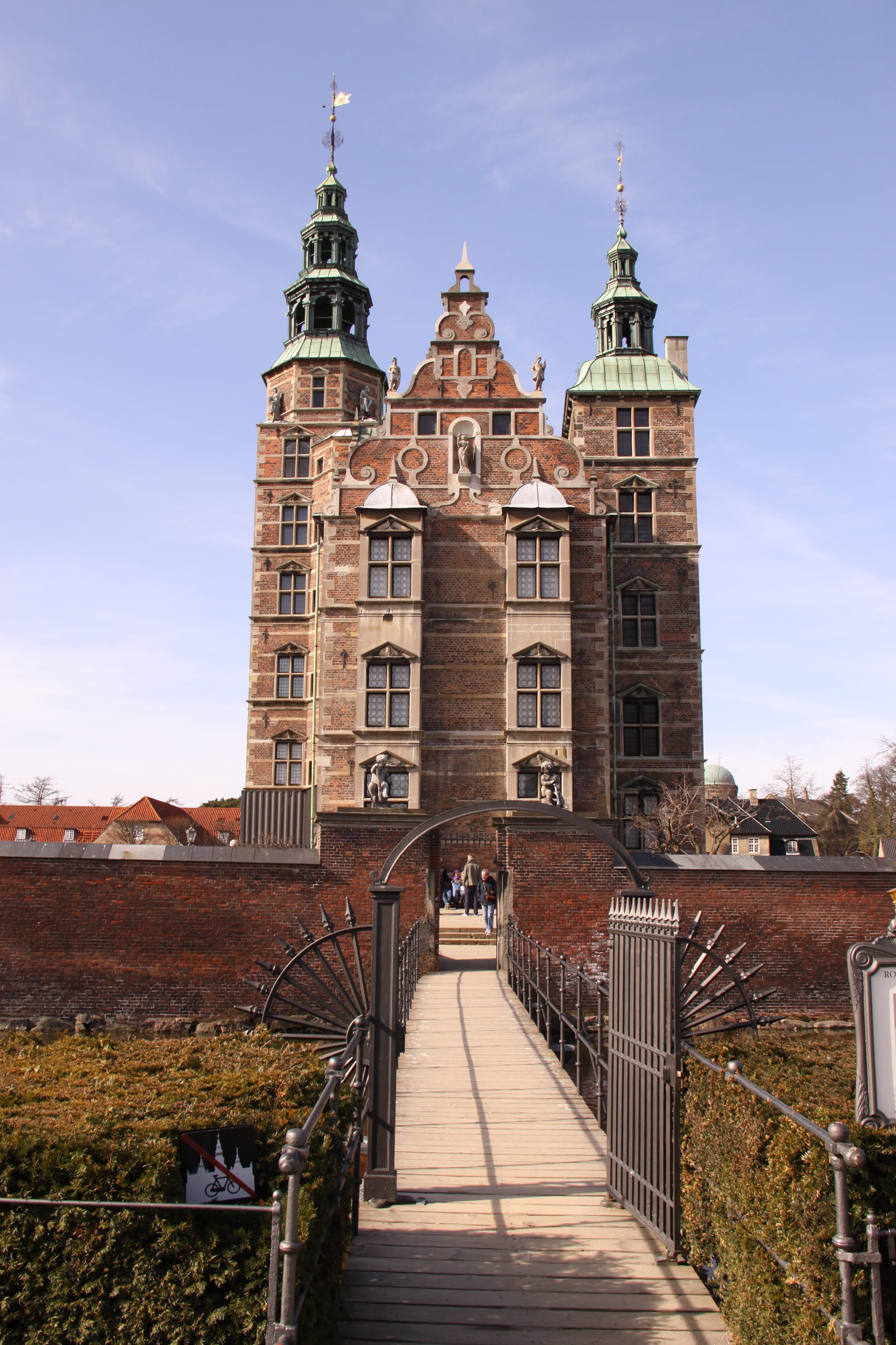 copenhagen, sky, sightseeing, travel, the way forward, popular, park, spire, building, direction, footpath, culture, renaissance, cloud - sky, 4K, attraction, Phone HD Wallpaper
