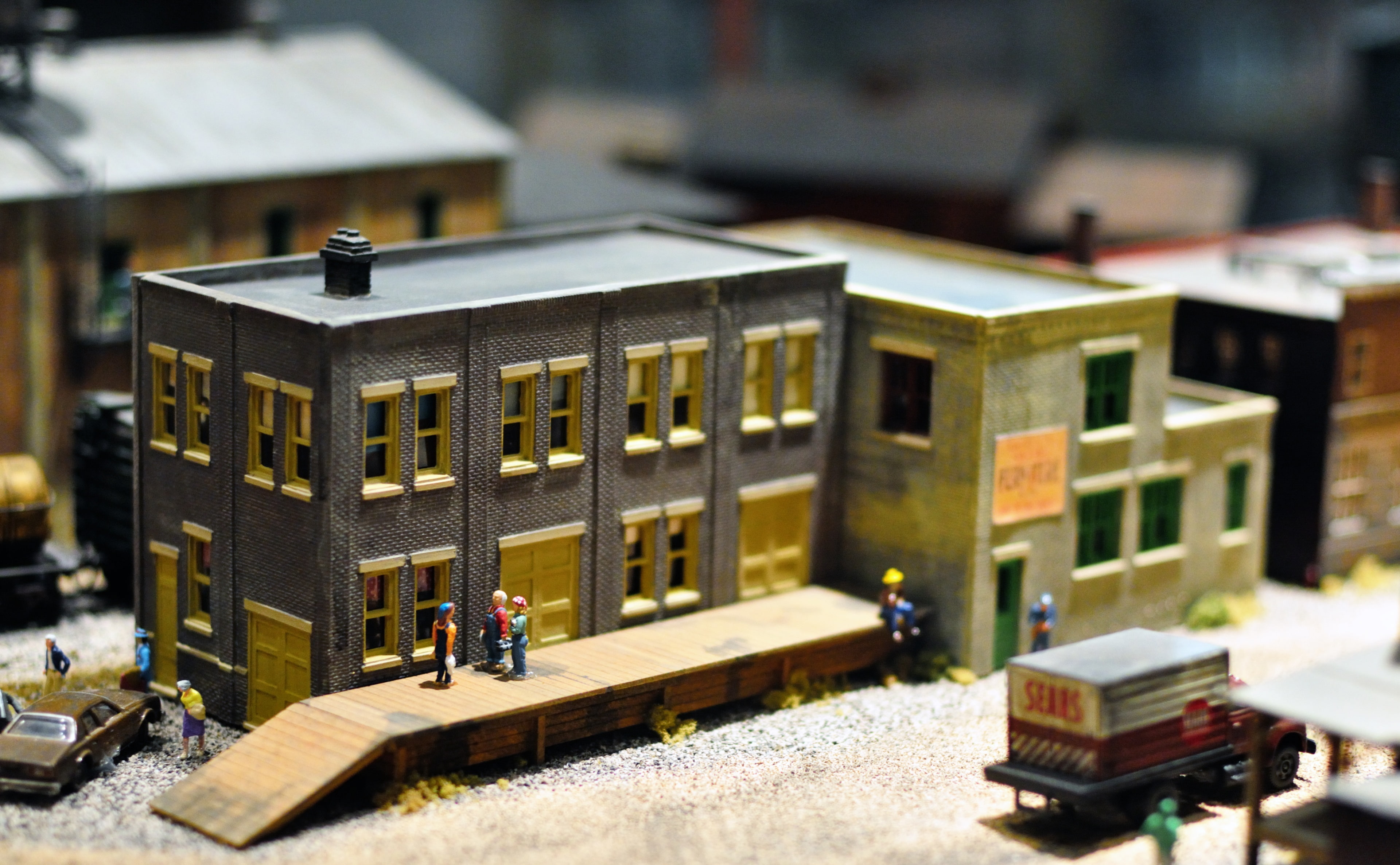 small, tilt-shift, street, residential district, building exterior, Miniature, travel, land vehicle, day, car, incidental people, outdoors, built structure, HD Wallpaper