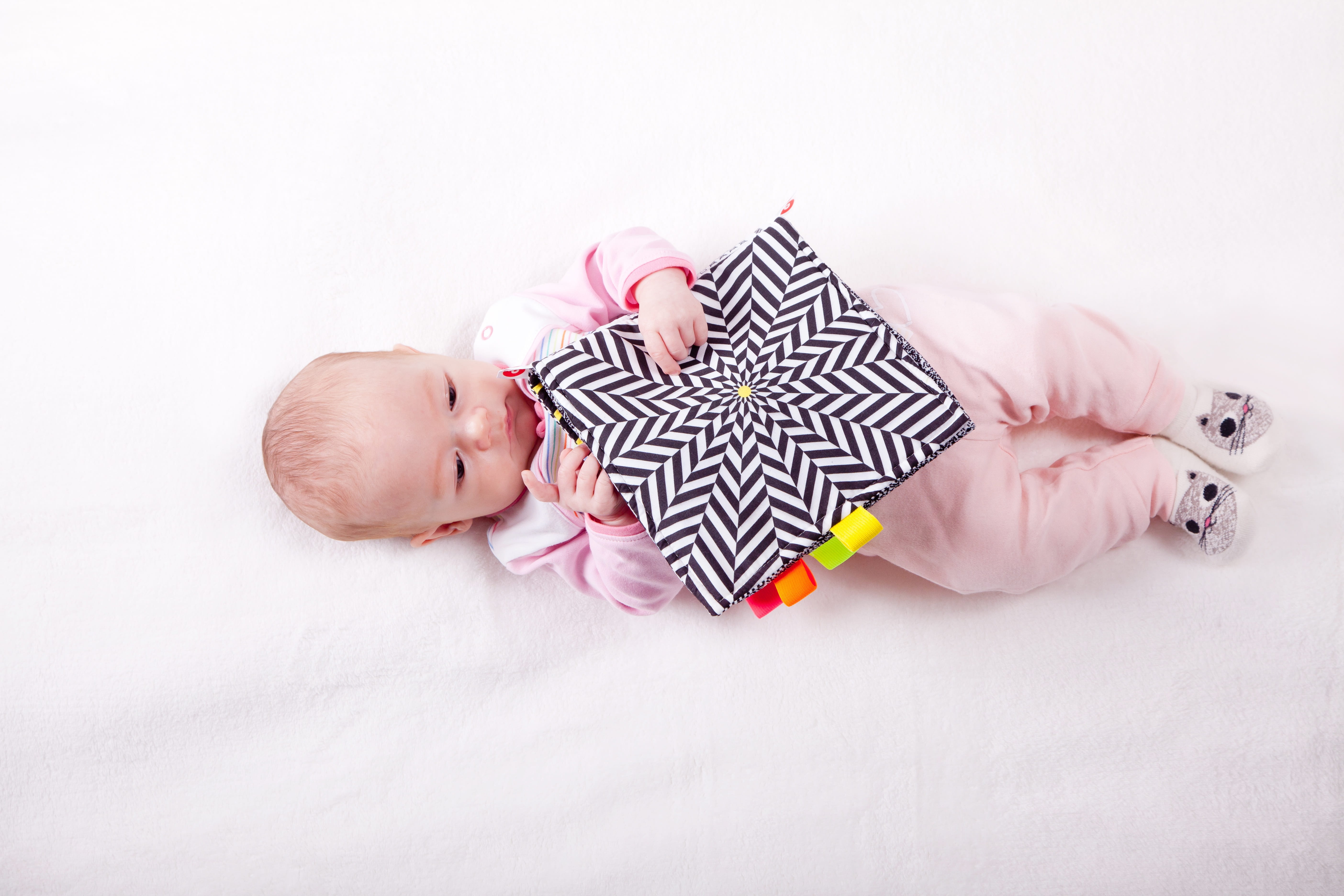for kids, contrast, toy, pink, babyhood, one person, stimulation of view, cute, sharpness, newborn, comforter, bighead, sensory integration, white, a small child, HD Wallpaper