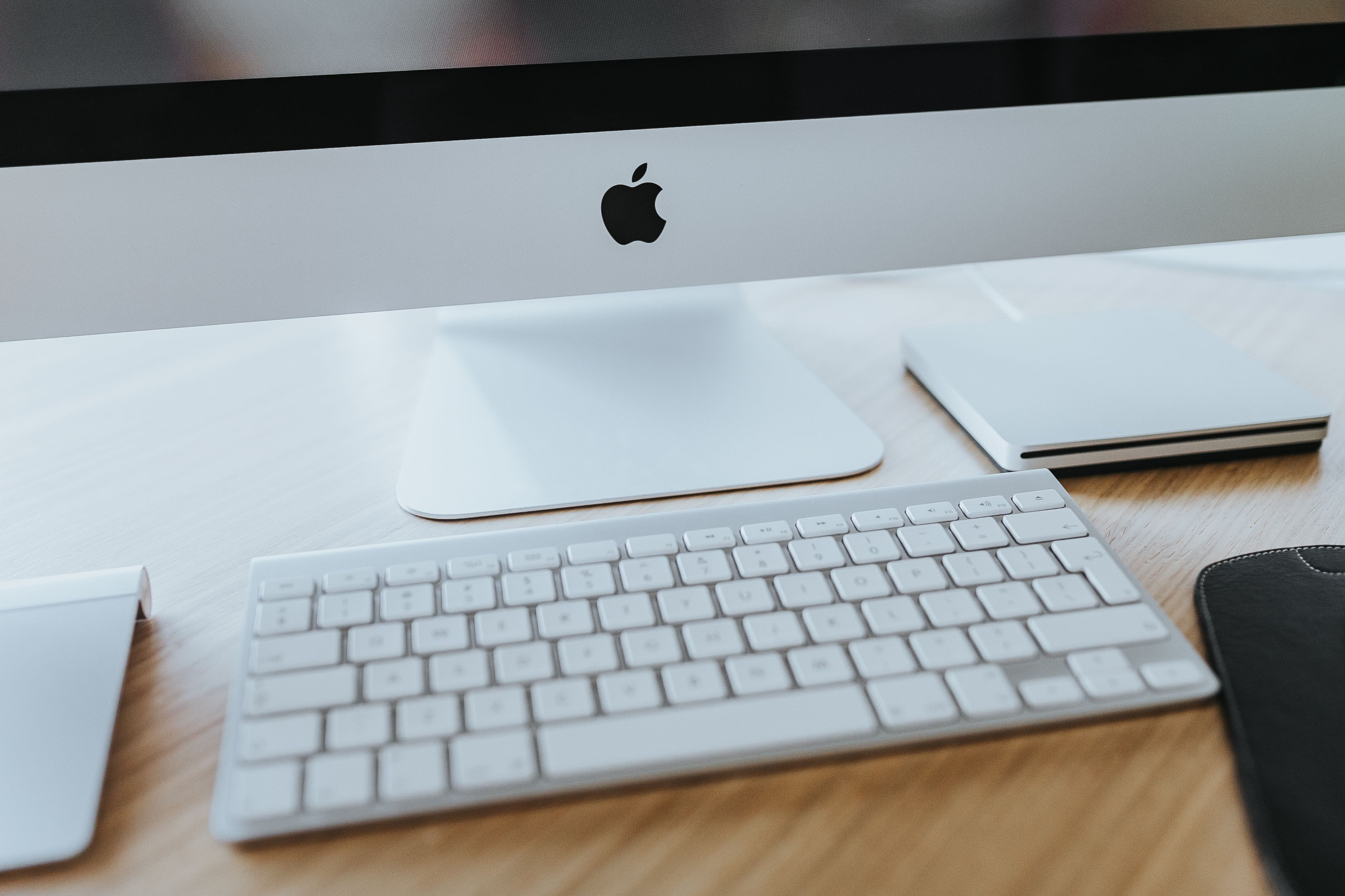 computer, White Apple, white, Hella Jongerius, internet, desk, mac, desktop pc, modern, furniture, 4K, high angle view, table, indoors, Eames Elephant, HD Wallpaper
