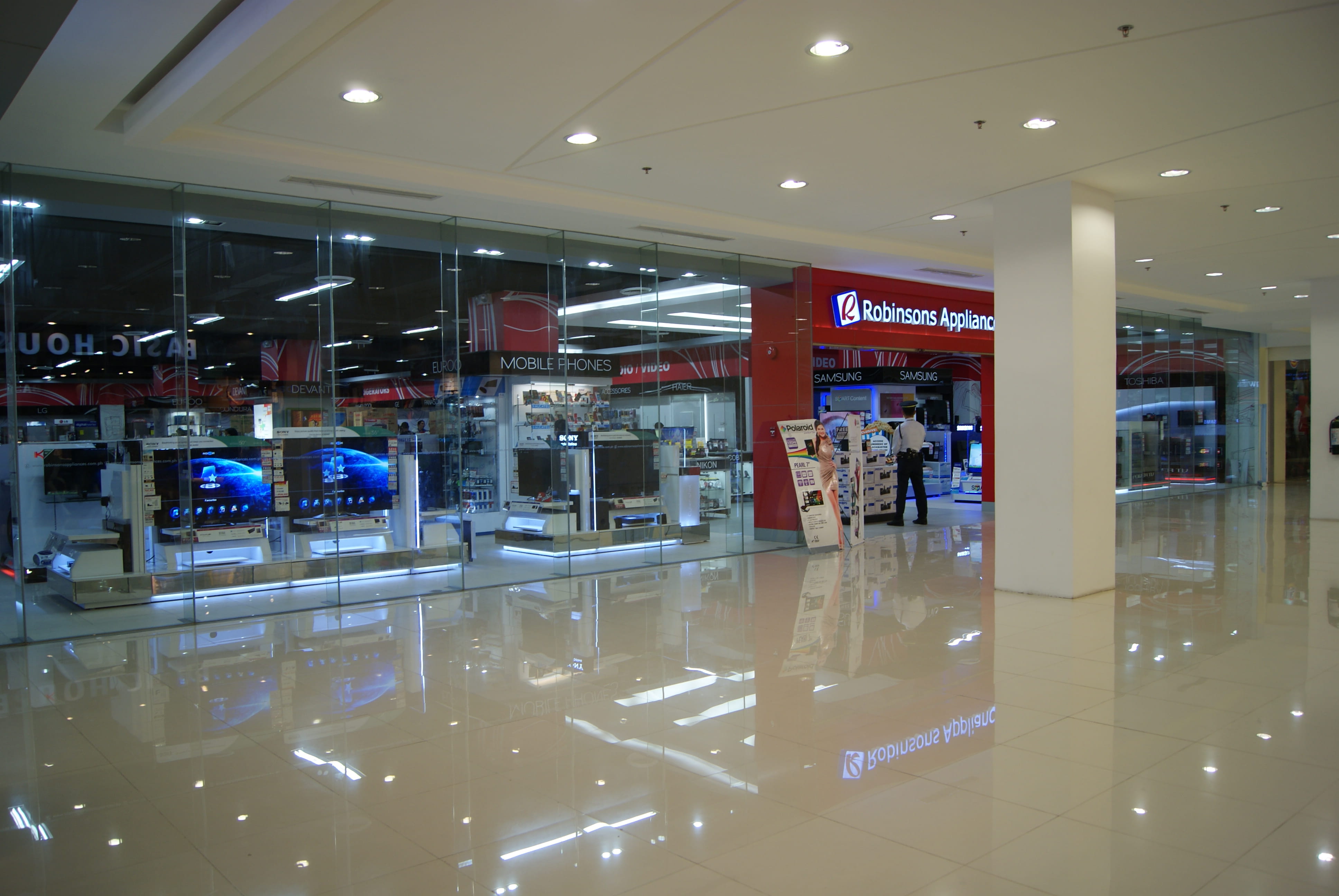 shopping, asia, ceiling, incidental people, cagayan de oro, mindanao, communication, philippines, store, built structure, architectural column, flooring, HD Wallpaper