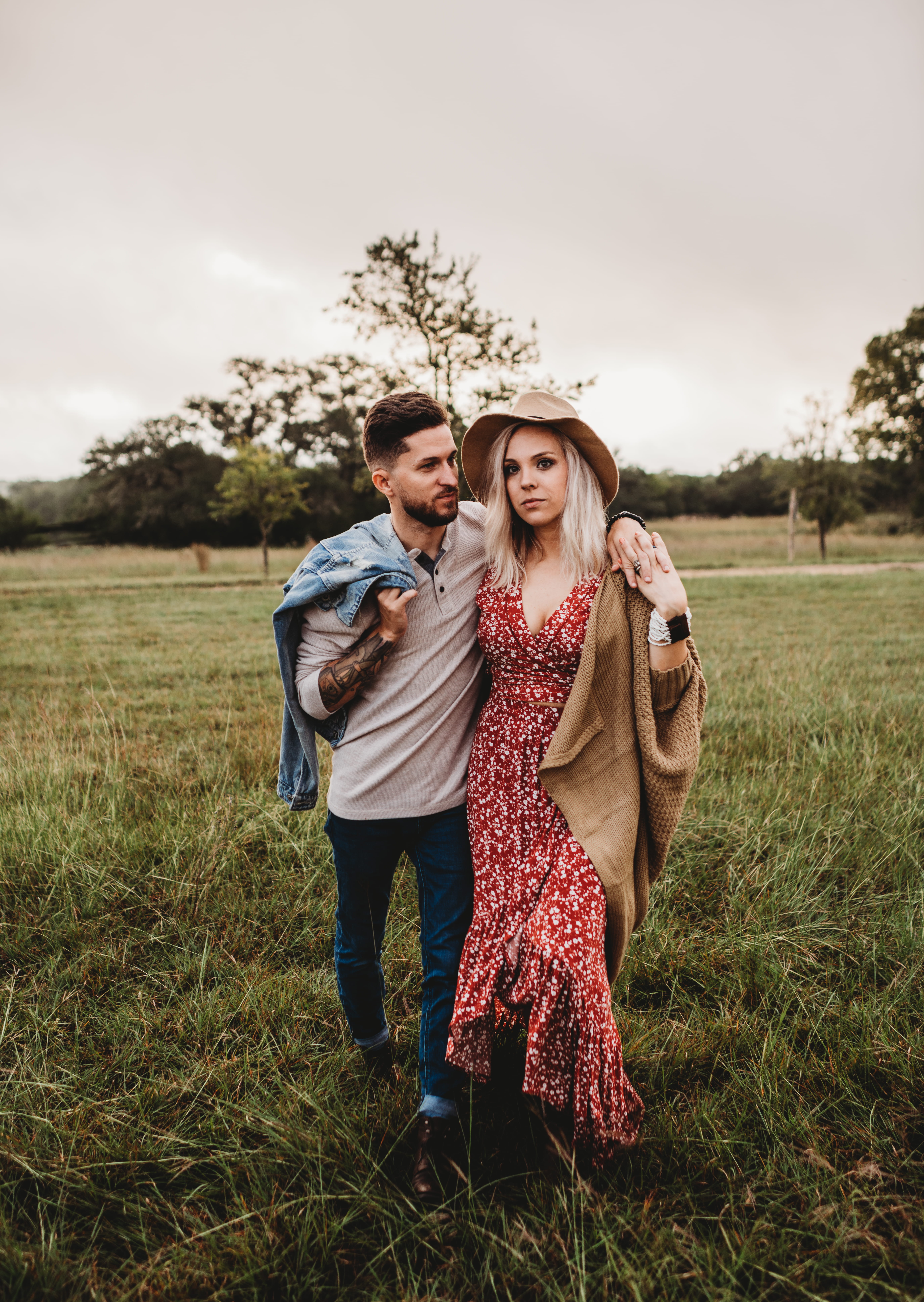 nature, person, looking at camera, lifestyles, young adult, man, casual clothing, grass, field, apparel, tree, hat, bonding, couple - relationship, sky, Phone HD Wallpaper
