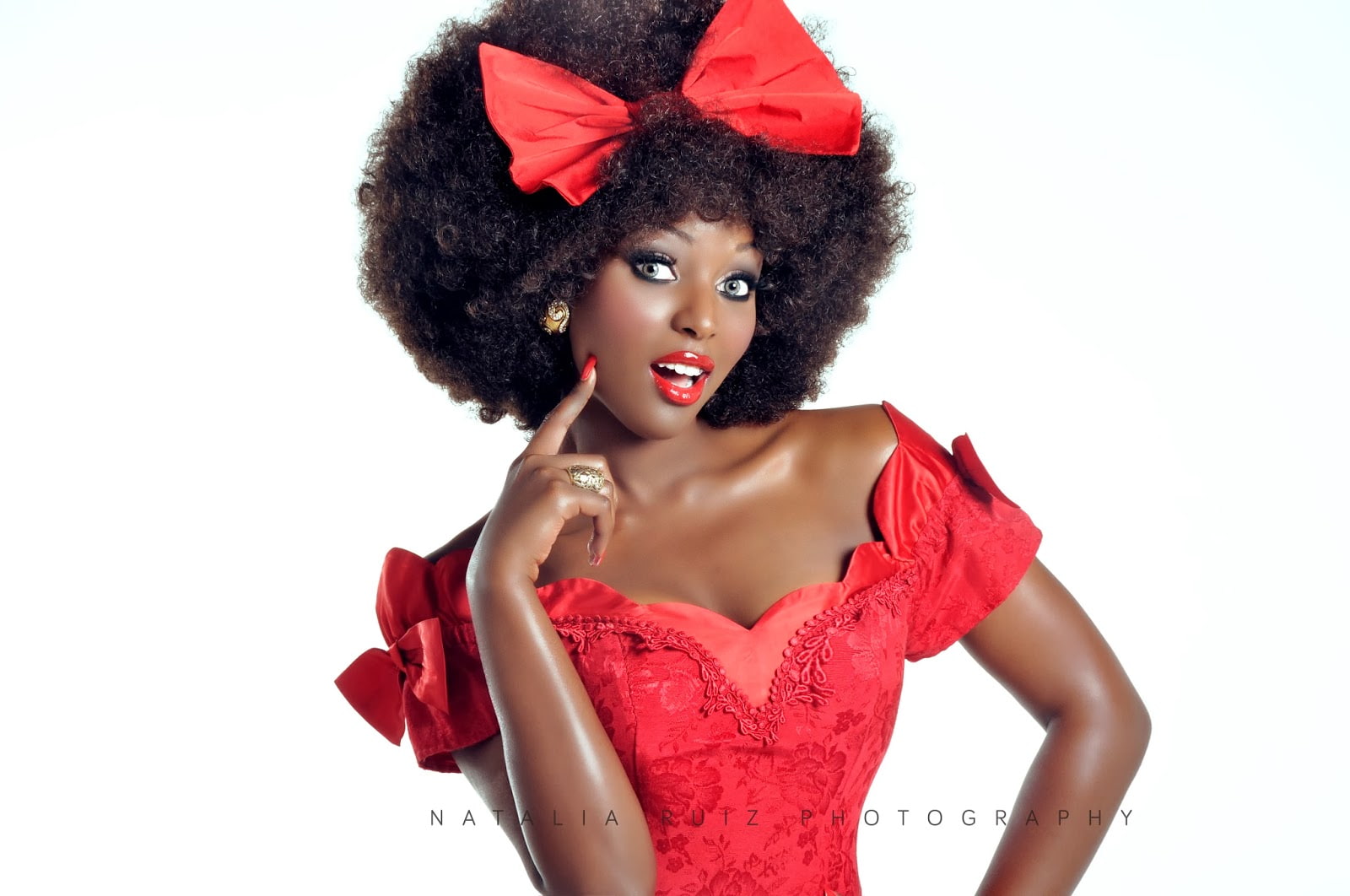 beautiful woman, portrait, ebony, cut out, Natalia Ruiz Photography, hairstyle, red nails, Latinas, hat, young women, clothing, lifestyles, indoors, fashion, HD Wallpaper