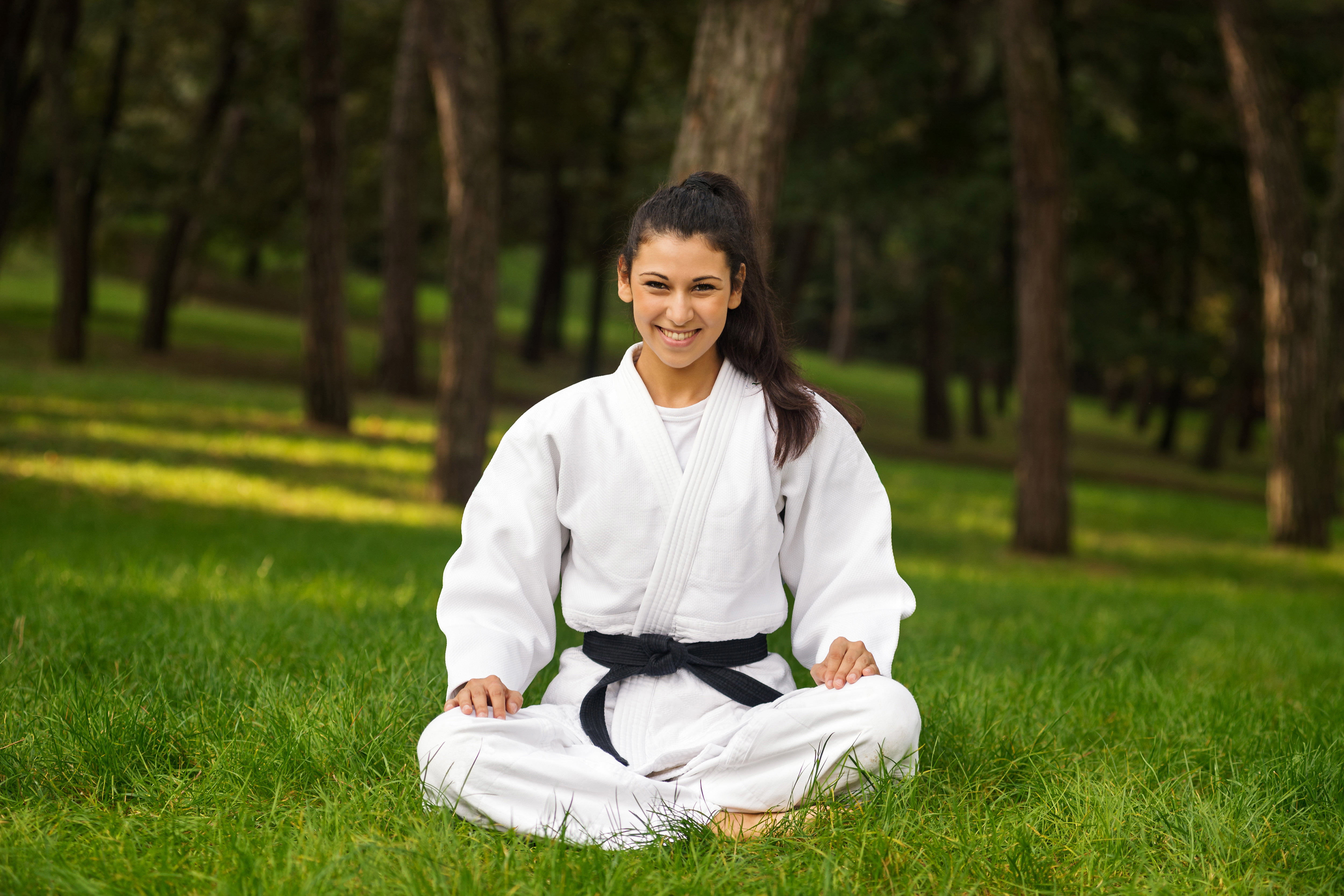 practicing, green color, focus on foreground, clothing, bokeh, sport, lifestyles, kimono, 4K, training, white, night, outdoors, uniform, one person, woman, HD Wallpaper