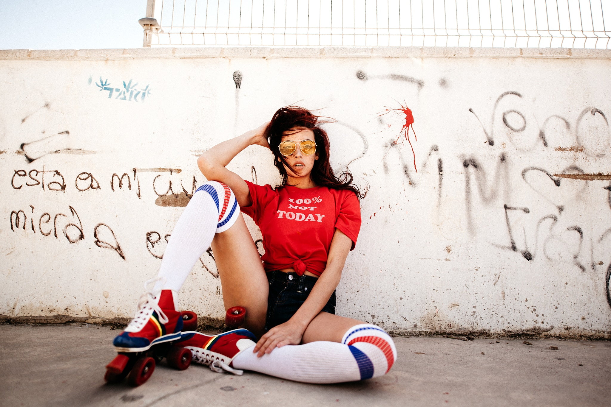 hairstyle, architecture, full length, wall - building feature, lifestyles, text, outdoors, jean shorts, Sebastian Heberlein, glasses, rollerskates, one person, HD Wallpaper