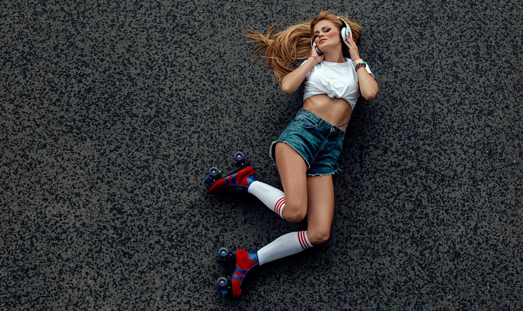 females, jean shorts, human body part, hairstyle, headphones, child, teenage girls, girls, one person, top view, wireless technology, closed eyes, communication, HD Wallpaper