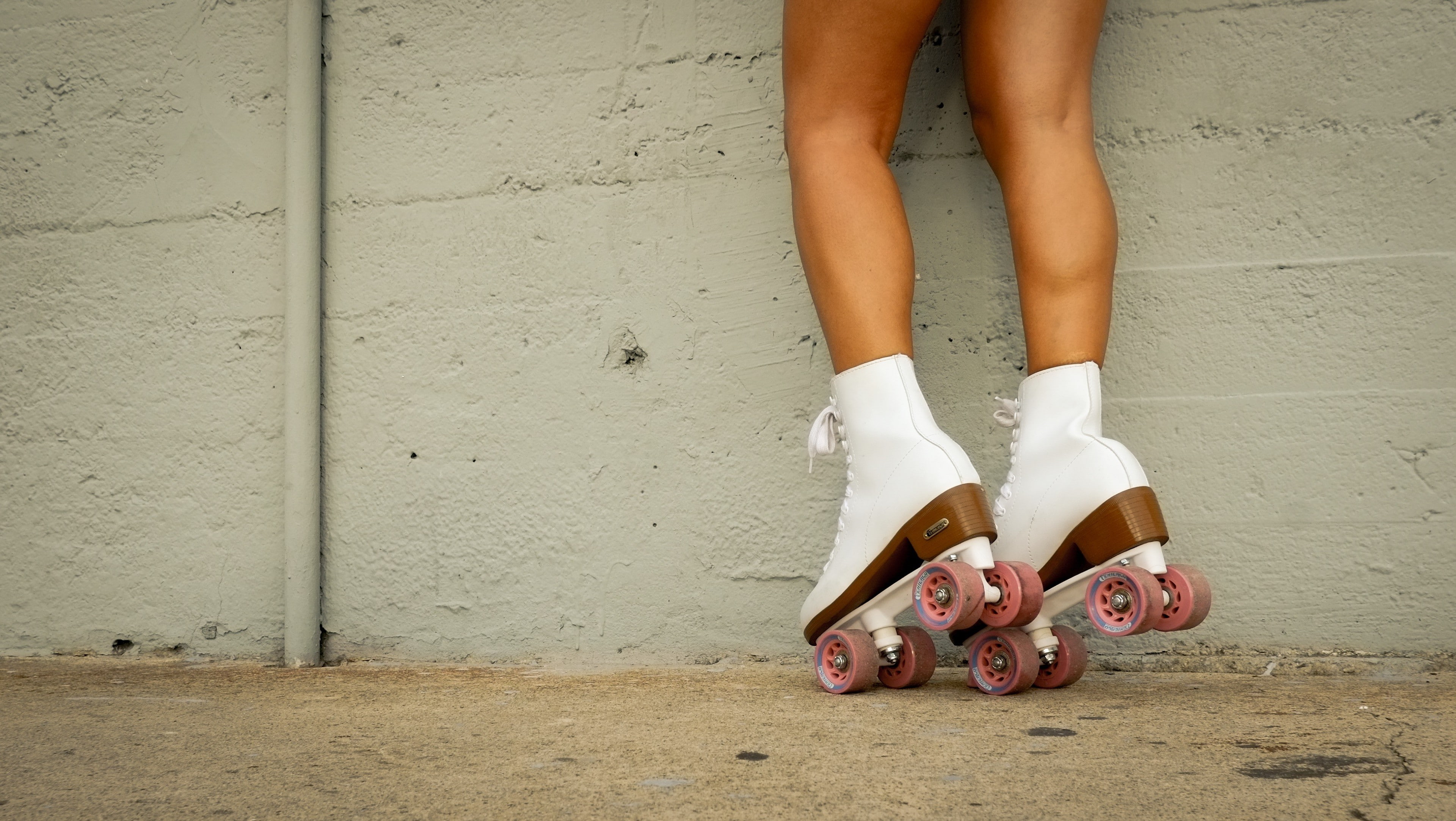 outdoors, 4K, women, rollerskates, legs, HD Wallpaper
