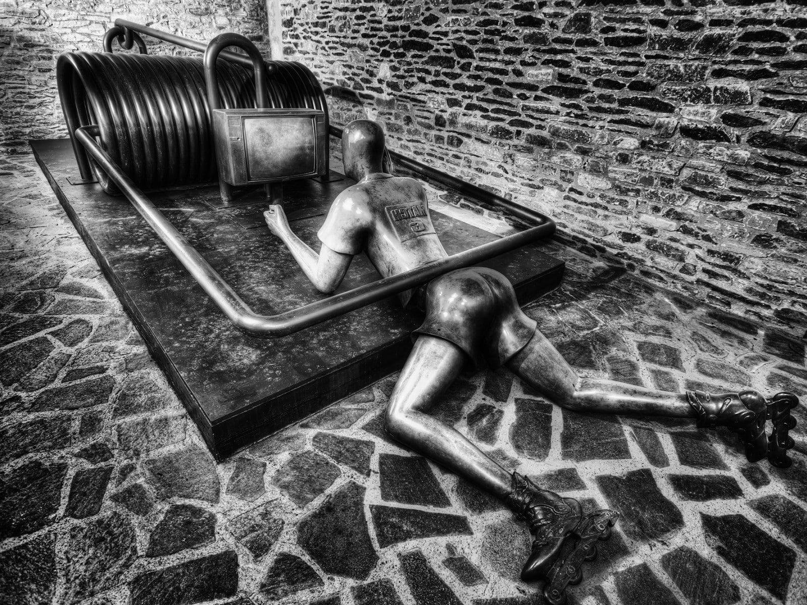 high angle view, no people, men artwork sculpture rollerskating sports mousetrap tv walls stones room monochrome television sets, 720P, creativity, water, HD Wallpaper