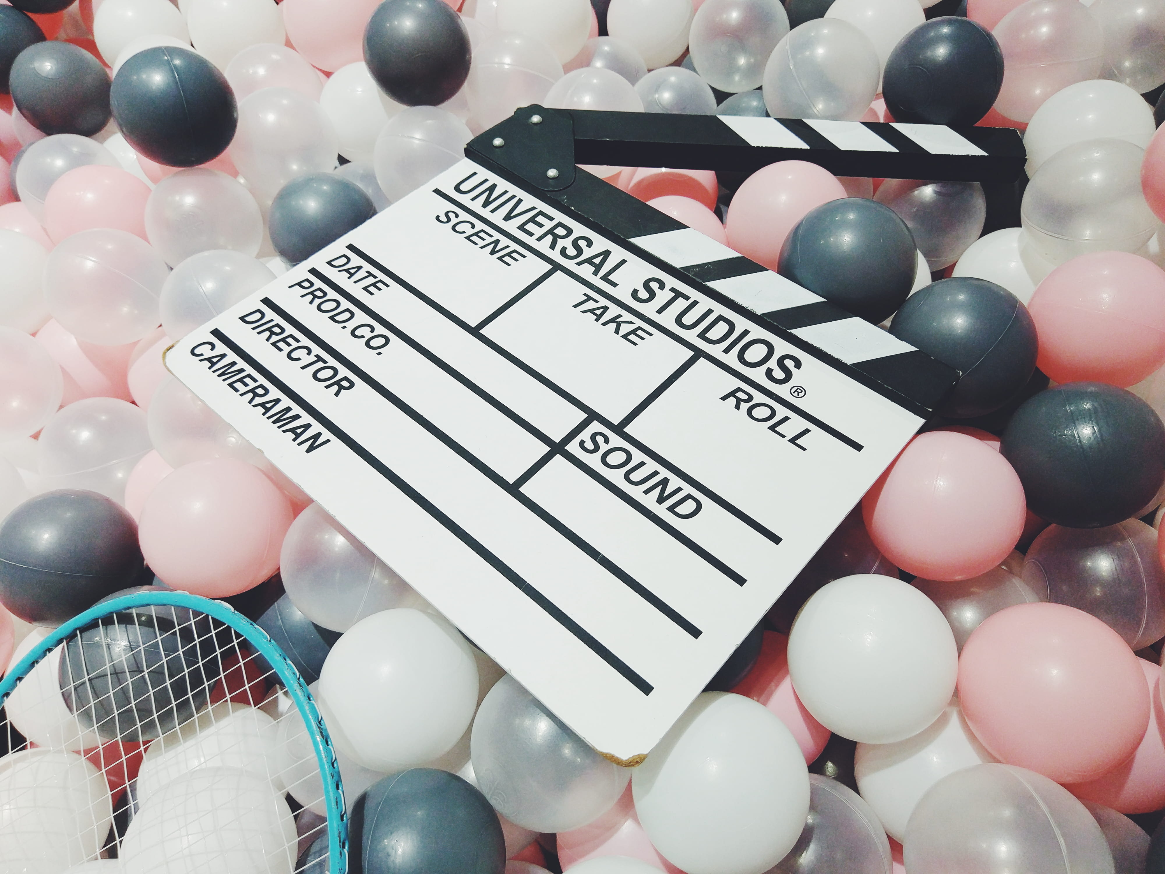 communication, non-western script, close-up, scene, balloon, ball, still life, text, guangzhou shi, script, pink, 4K, movie, abundance, celebration, studio, HD Wallpaper