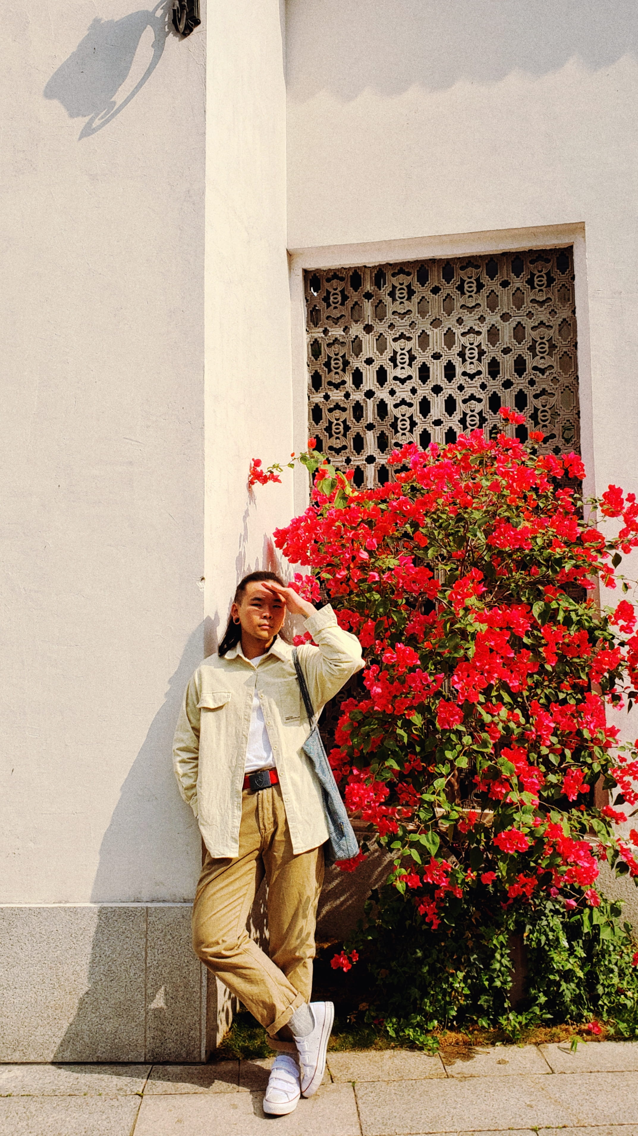 full length, outdoors, overcoat, flower, china, woman, human, one person, you cheng shi za dian, clothing, nature, female, wall - building feature, person, Phone HD Wallpaper