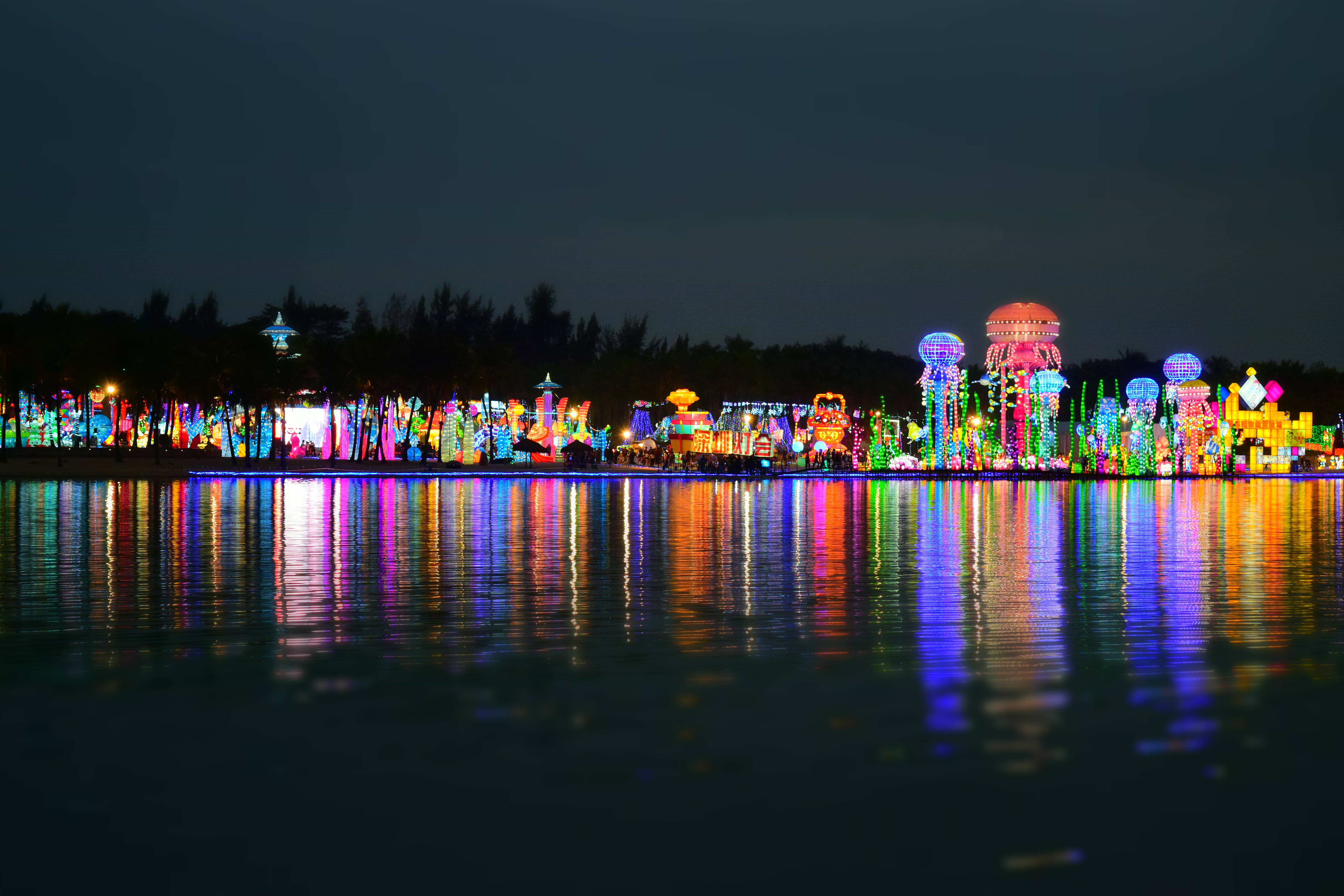 china, architecture, building exterior, built structure, waterfront, amusement park, ferris wheel, multi colored, river, city, sky, night, cityscape, nightlife, HD Wallpaper