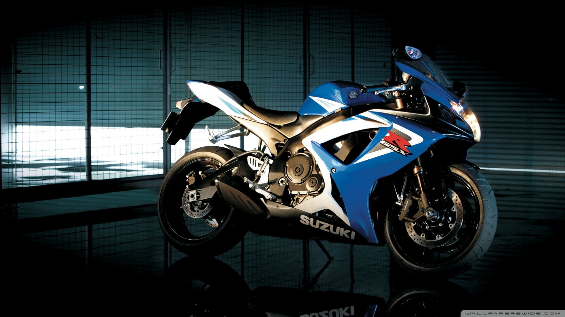 nature, motorcycle, metal, Suzuki GSX-R, fence, travel, 1080P, built structure, bicycle, parking, outdoors, stationary, city, land vehicle, wheel, chrome, HD Wallpaper