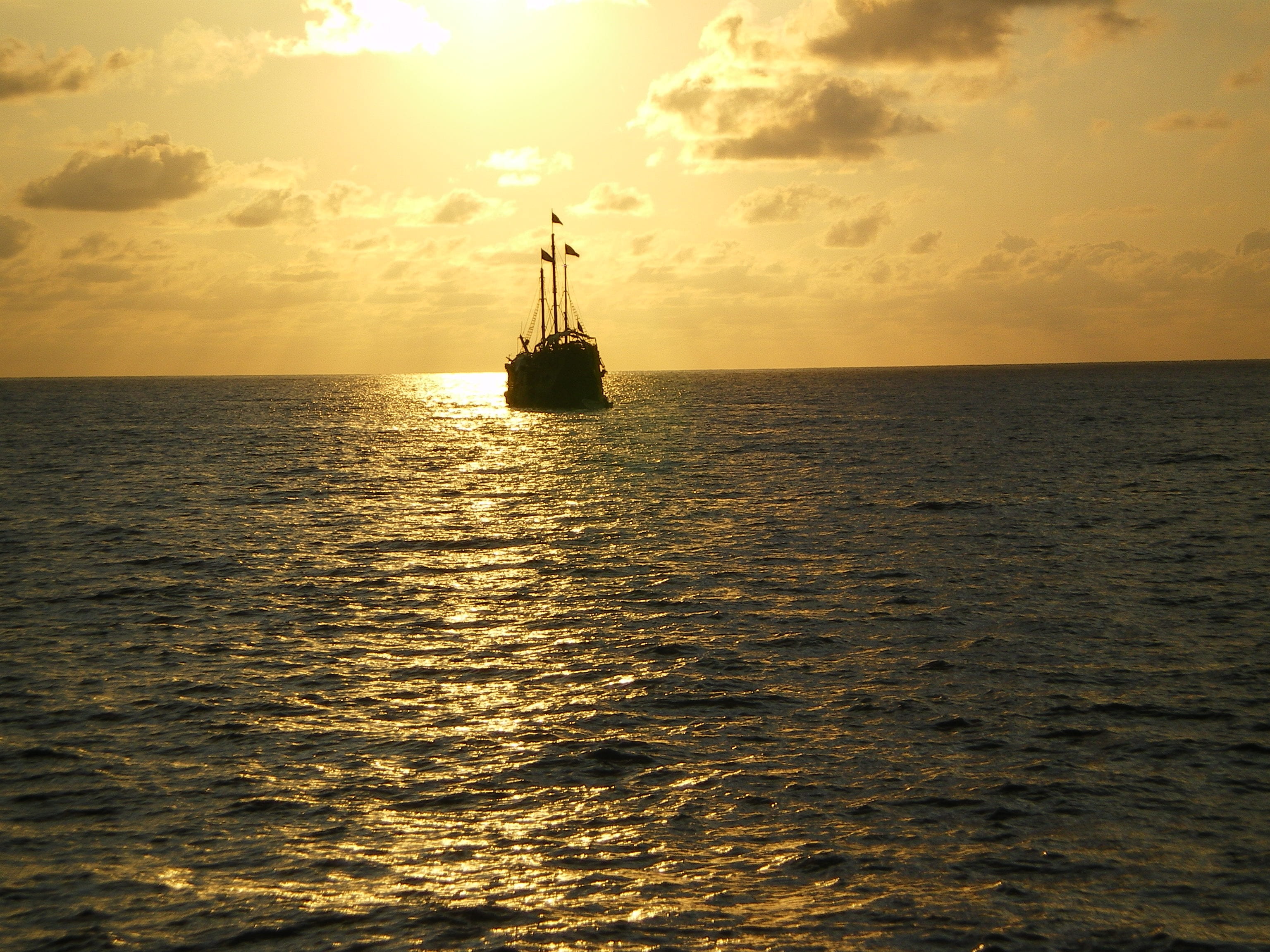 sunlight, horizon, scenics - nature, peaceful, fishermen, oranges, boat, photography, calm, blue, clouds, tours, nautical vessel, ships, fishing boat, holiday, HD Wallpaper