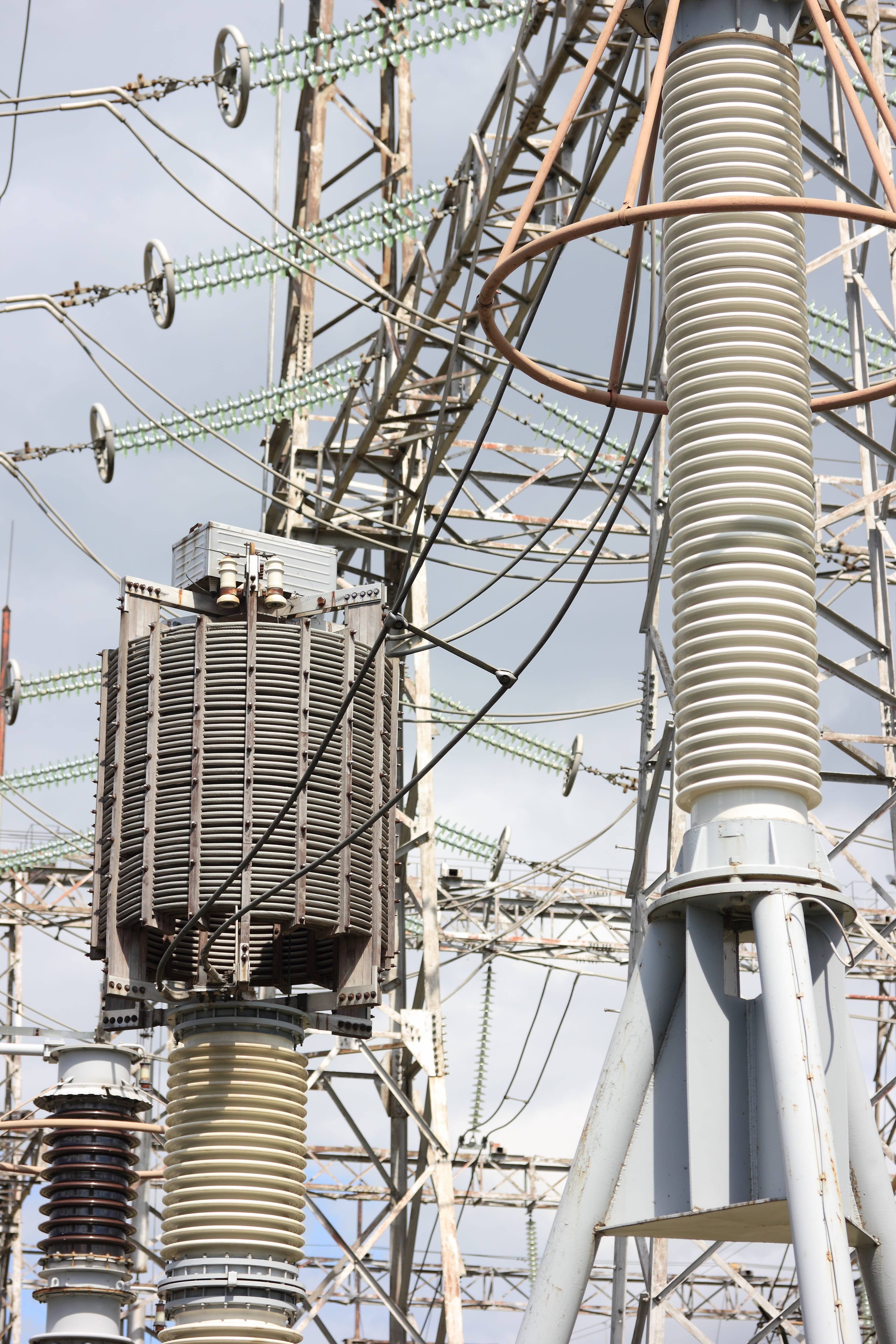 connection, electricity, architecture, built structure, building exterior, power supply, reactor, cable, high, metal, complexity, switchgear, outdoors, Phone HD Wallpaper