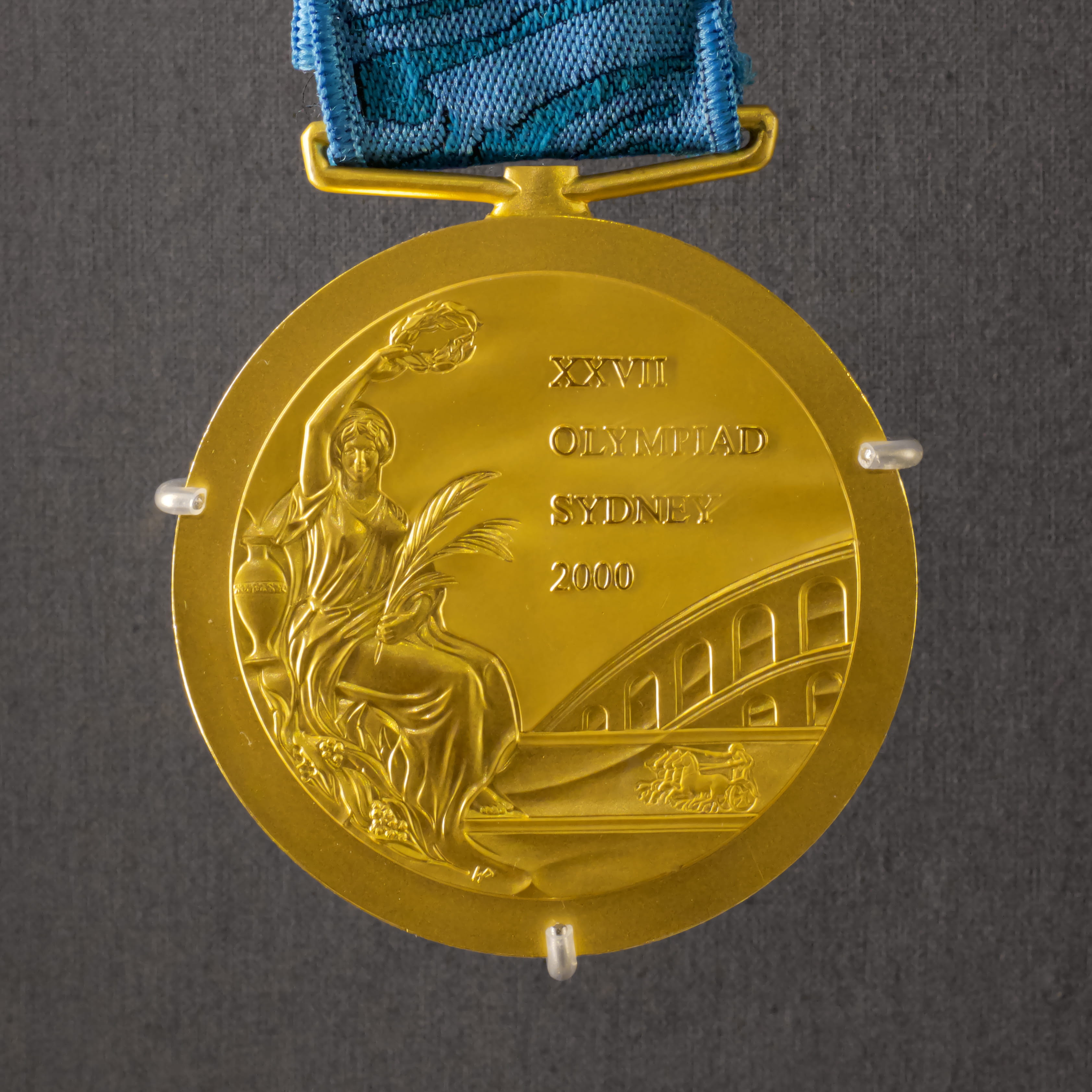 symbol, no people, gold, medal, animal, ingot, gray background, australia, metal, logo, yellow, emblem, mint, wealth, indoors, invertebrate, expense, olympic, Phone HD Wallpaper