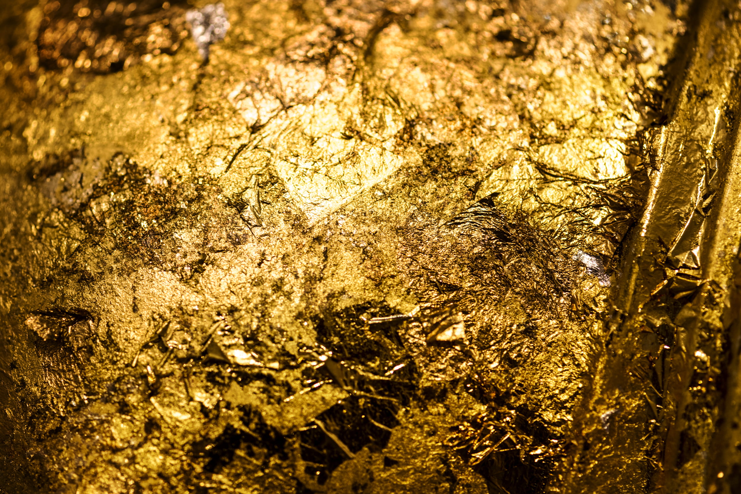 mineral, shine, sunlight, no people, yellow, metal, surface, outdoors, selective focus, solid, water, textured, high angle view, wall, gold, full frame, HD Wallpaper