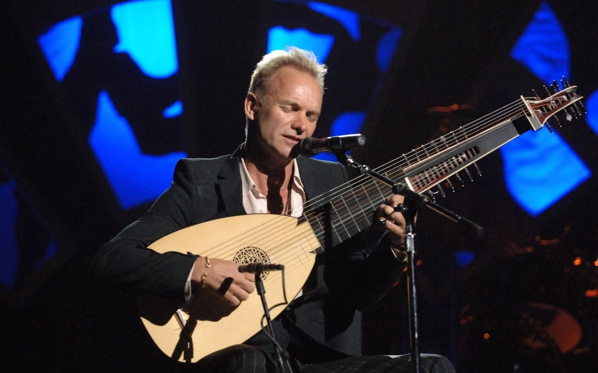 string instrument, live Event, sound, stage, music, artist, string, holding, 1080P, scene, sting, performing Arts Event, playing, jazz Music, electric Guitar, HD Wallpaper