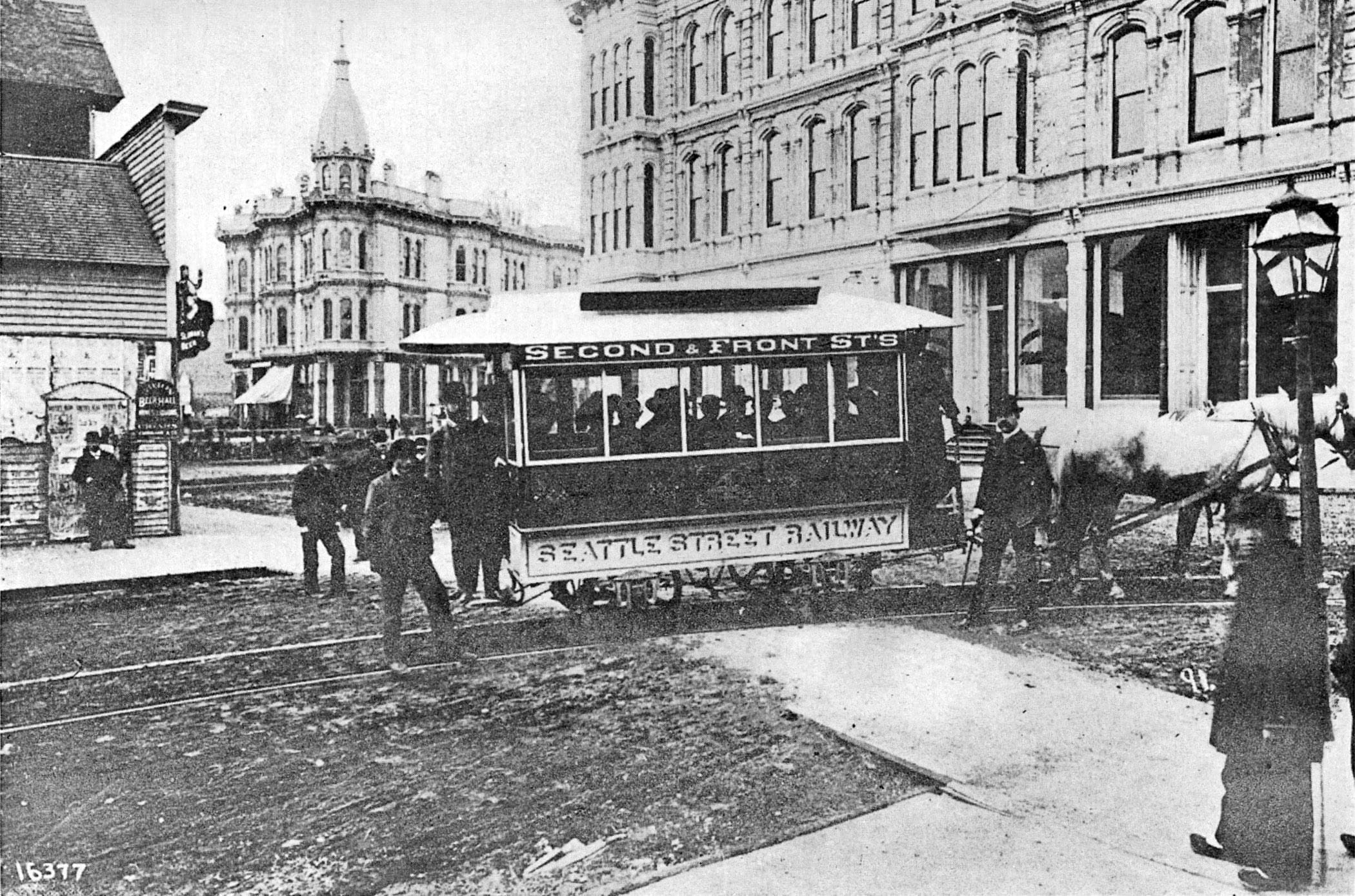 1080P, transportation, lifestyles, United States, real people, Streetcar, street, incidental people, building, residential district, arts And Entertainment, HD Wallpaper