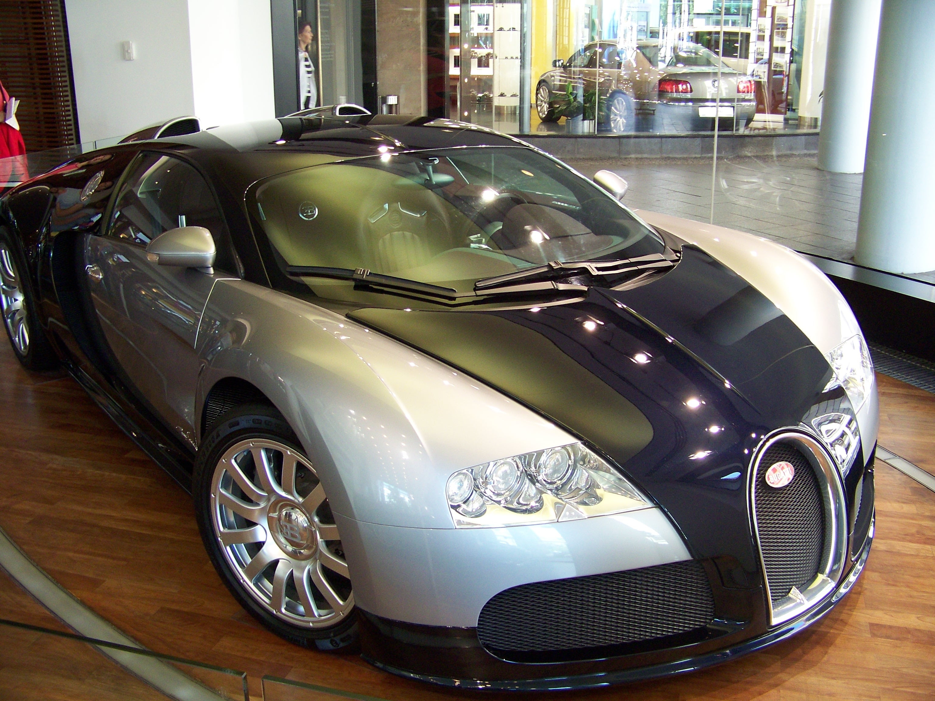 building, headlight, silver colored, car, land Vehicle, stationary, veyron, vintage car, bugatti, glass - material, inside, indoors, fast car, retro styled, HD Wallpaper