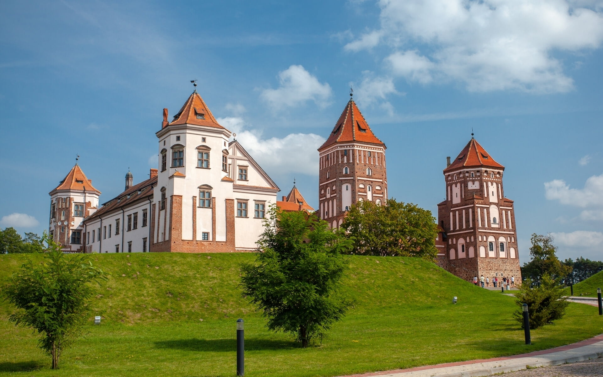 Mir castle, plant, government, 1080P, outdoors, history, belief, the past, spirituality, cloud - sky, built structure, nature, tree, no people, green, HD Wallpaper