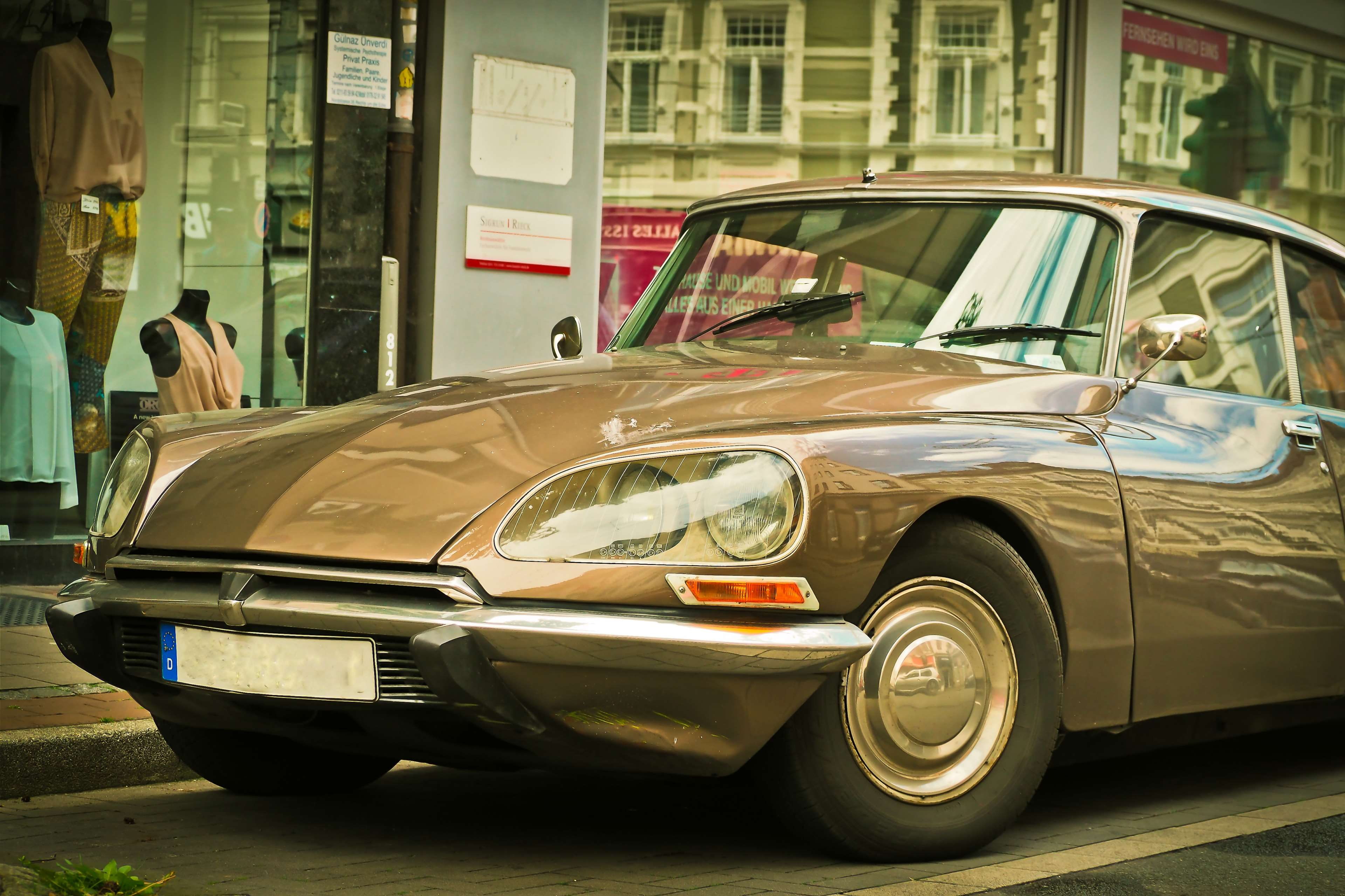 mode of transportation, 4K, car, building exterior, oldie, auto, classic, transportation, city, retro styled, road, france, pkw, day, luxury, outdoors, HD Wallpaper