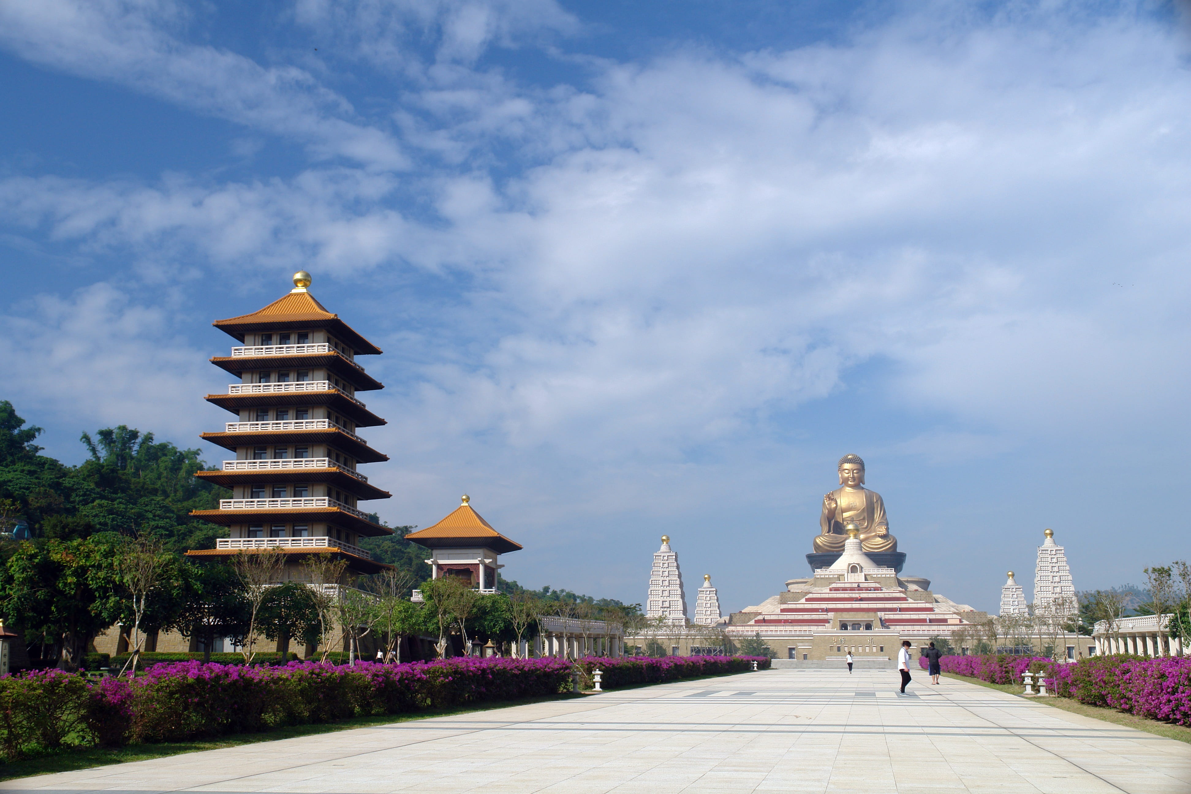 fo guang shan, religion, place of worship, tree, nature, architecture, plant, shakya mani, no people, outdoors, wikiproject taiwan, building exterior, human representation, HD Wallpaper
