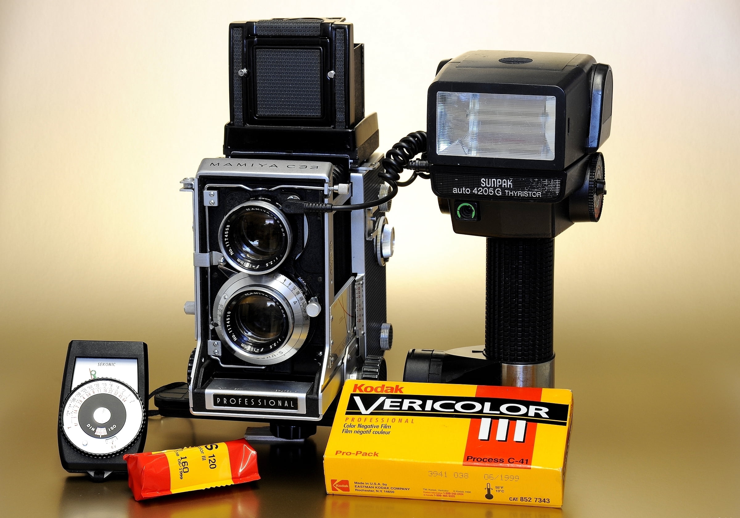 film, still life, background, technology, studio shot, colored background, flash Sunpak, interchangeable, dual camera, aperture f/32 3, photographic equipment, HD Wallpaper