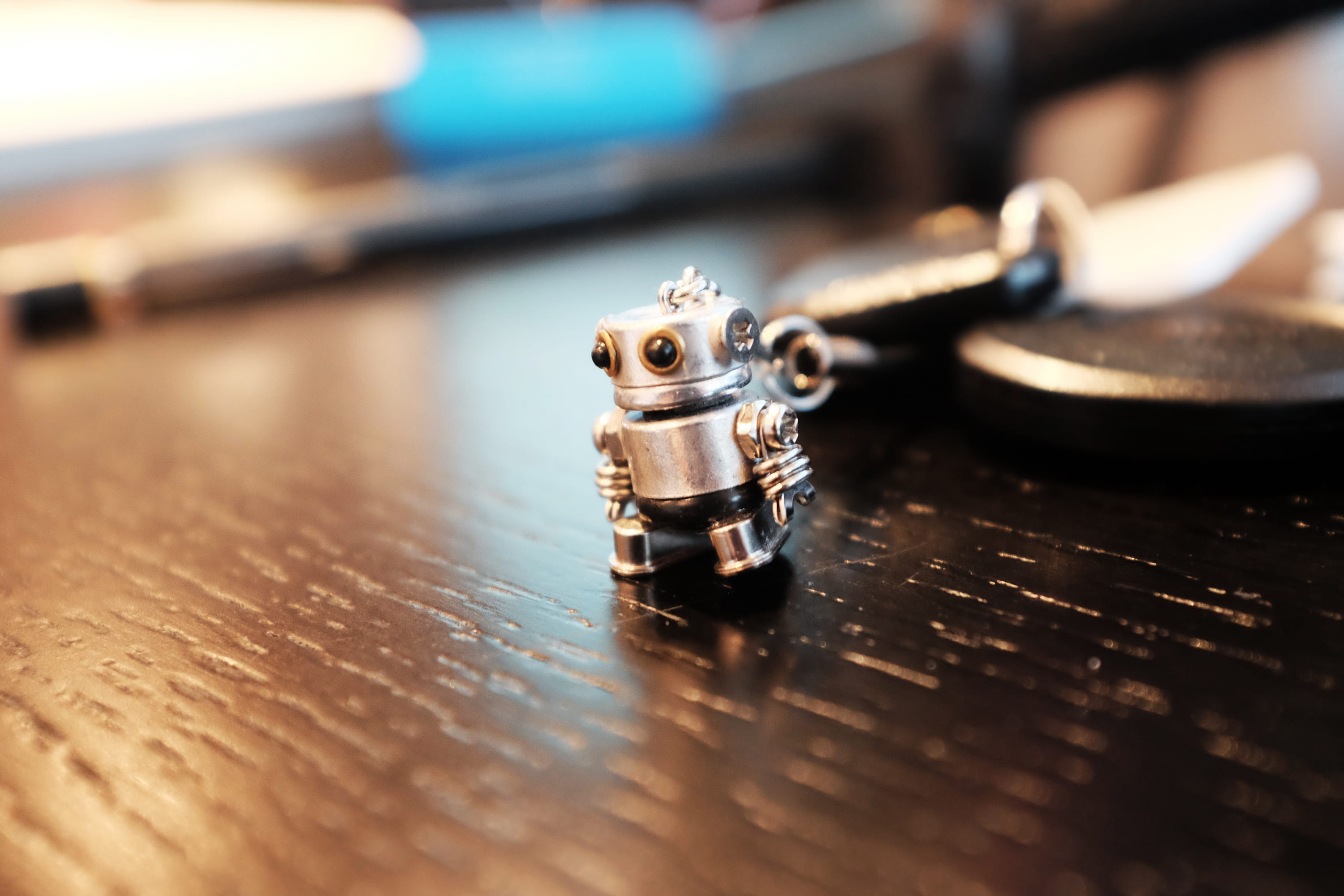 close-up, robot, creation, selective focus, future, no people, table, spare parts, day, invention, metal, indoors, fun, macro, figurine, antique, creativity, HD Wallpaper