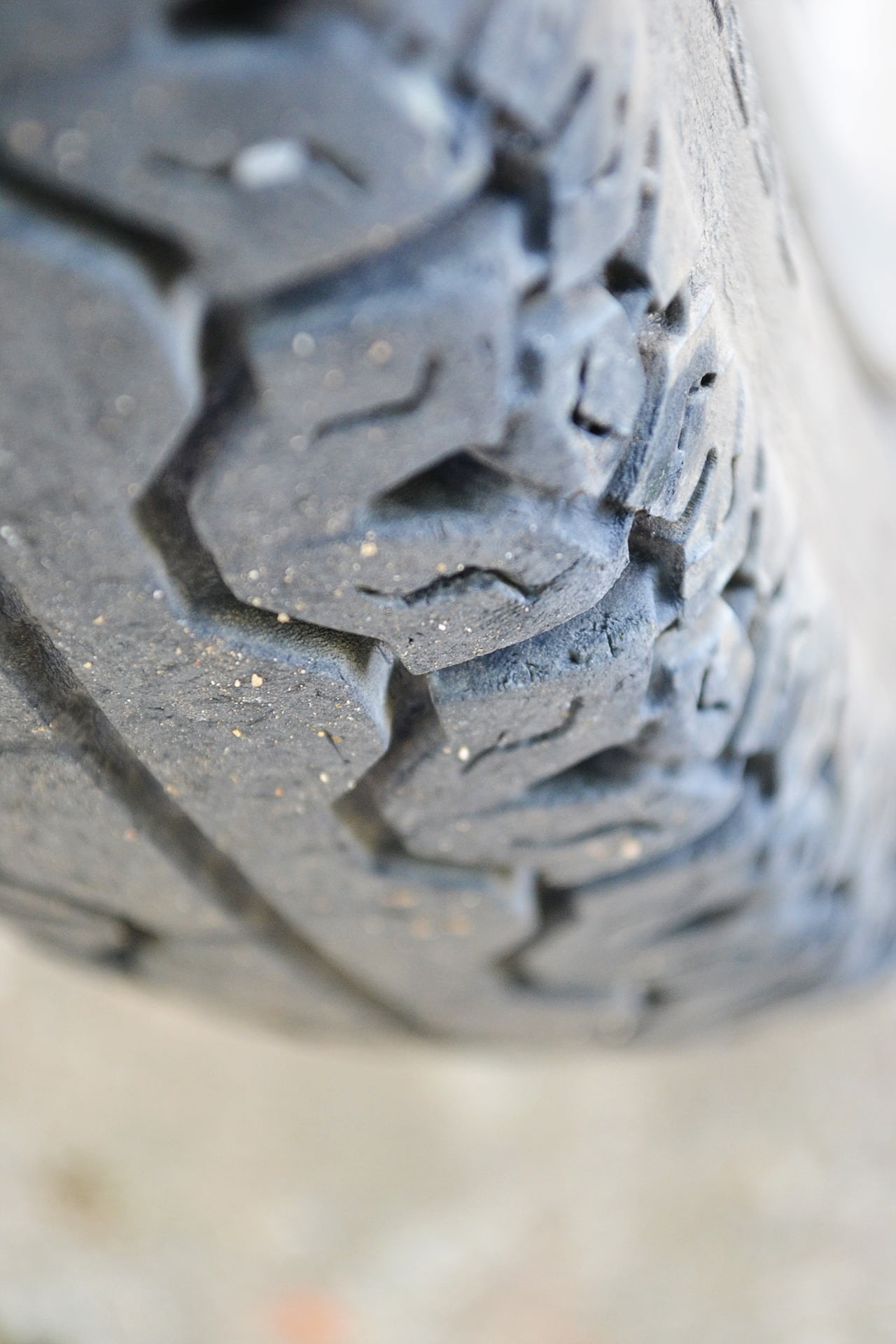 high angle view, no people, indoors, silver colored, old, wheel, day, rusty, tire, steel, full frame, bike, 1080P, spare parts, metal, vehicle, mawanella, Phone HD Wallpaper