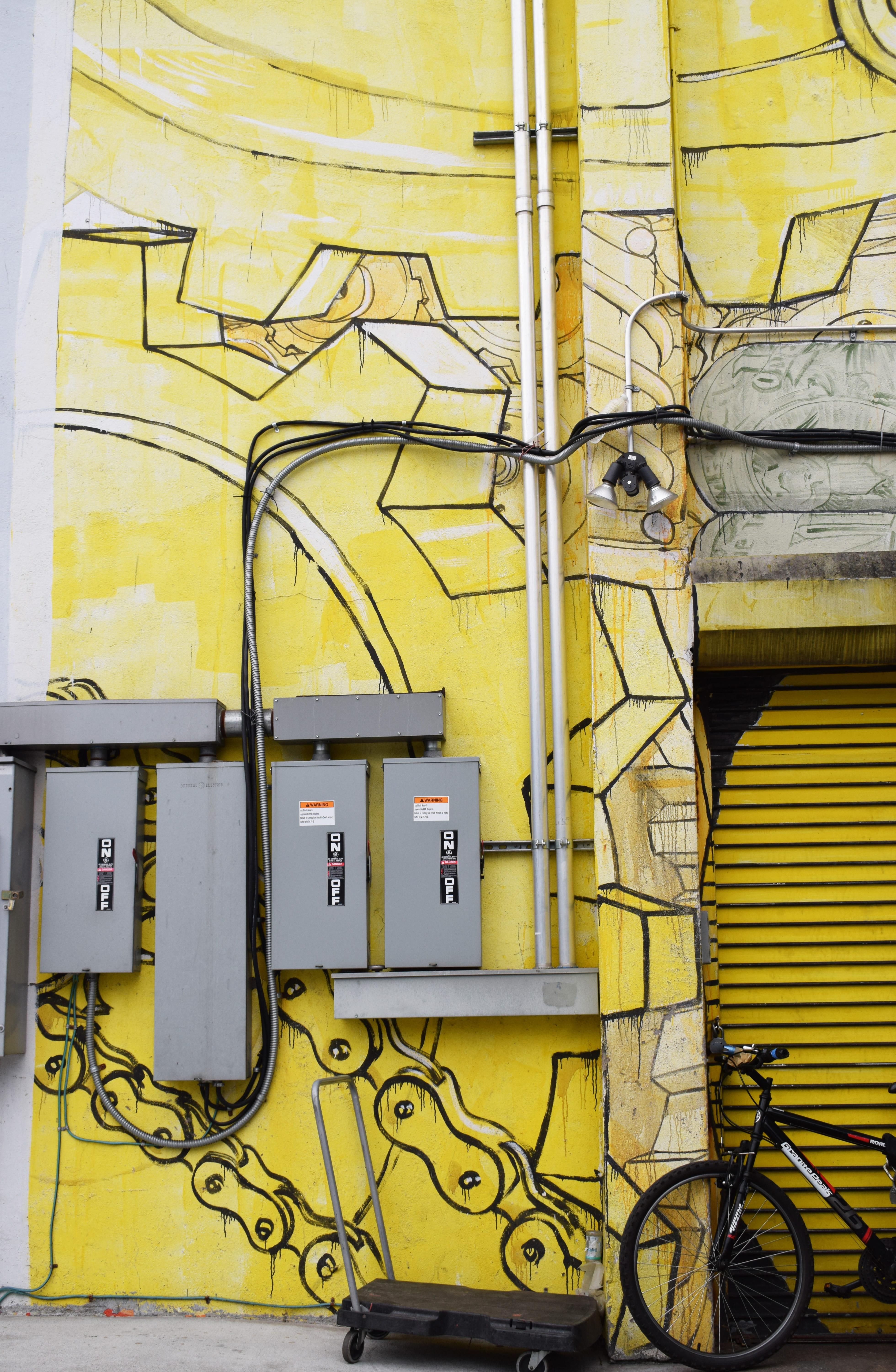 5K, architecture, breakers, bike, circuit, building, metal, text, mounted, art and craft, breaker, design, no people, connection, staircase, photo, graffiti, Phone HD Wallpaper