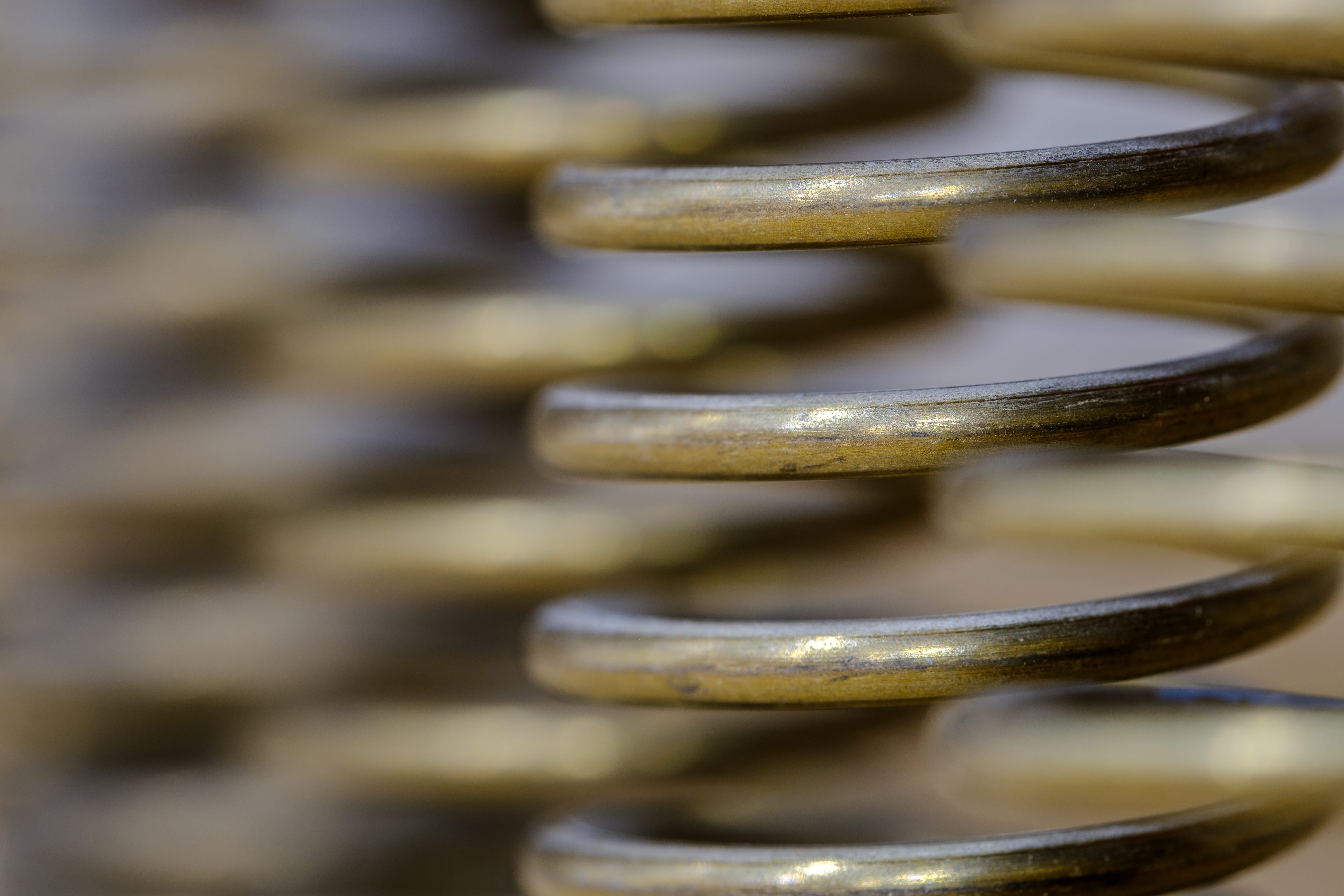 indoors, elasticity, metal, iron, balance, 5K, the past, flexible, resistance, backgrounds, in a row, studio shot, selective focus, technology, toughness, HD Wallpaper