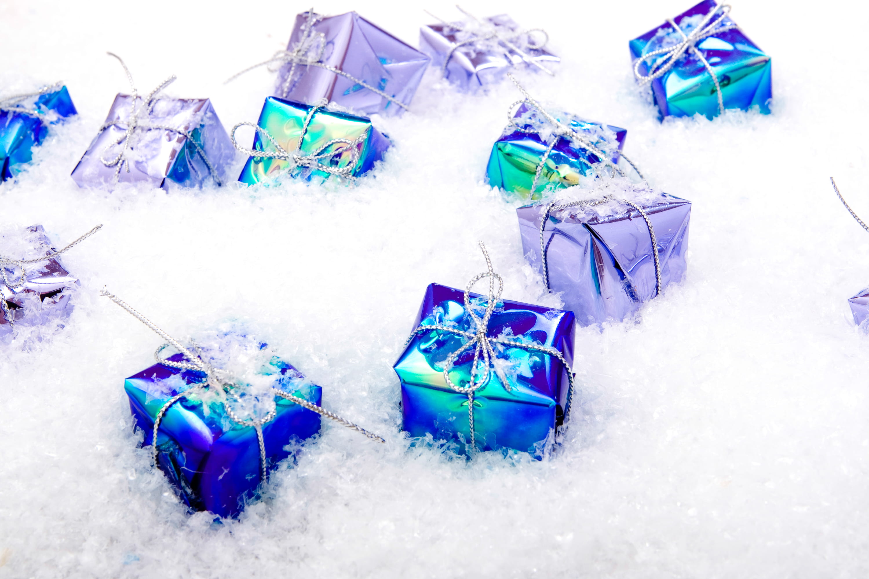 no people, high angle view, package, decoration, celebration, group of objects, knot, box - container, blue, still life, crate, container, close-up, tied, HD Wallpaper