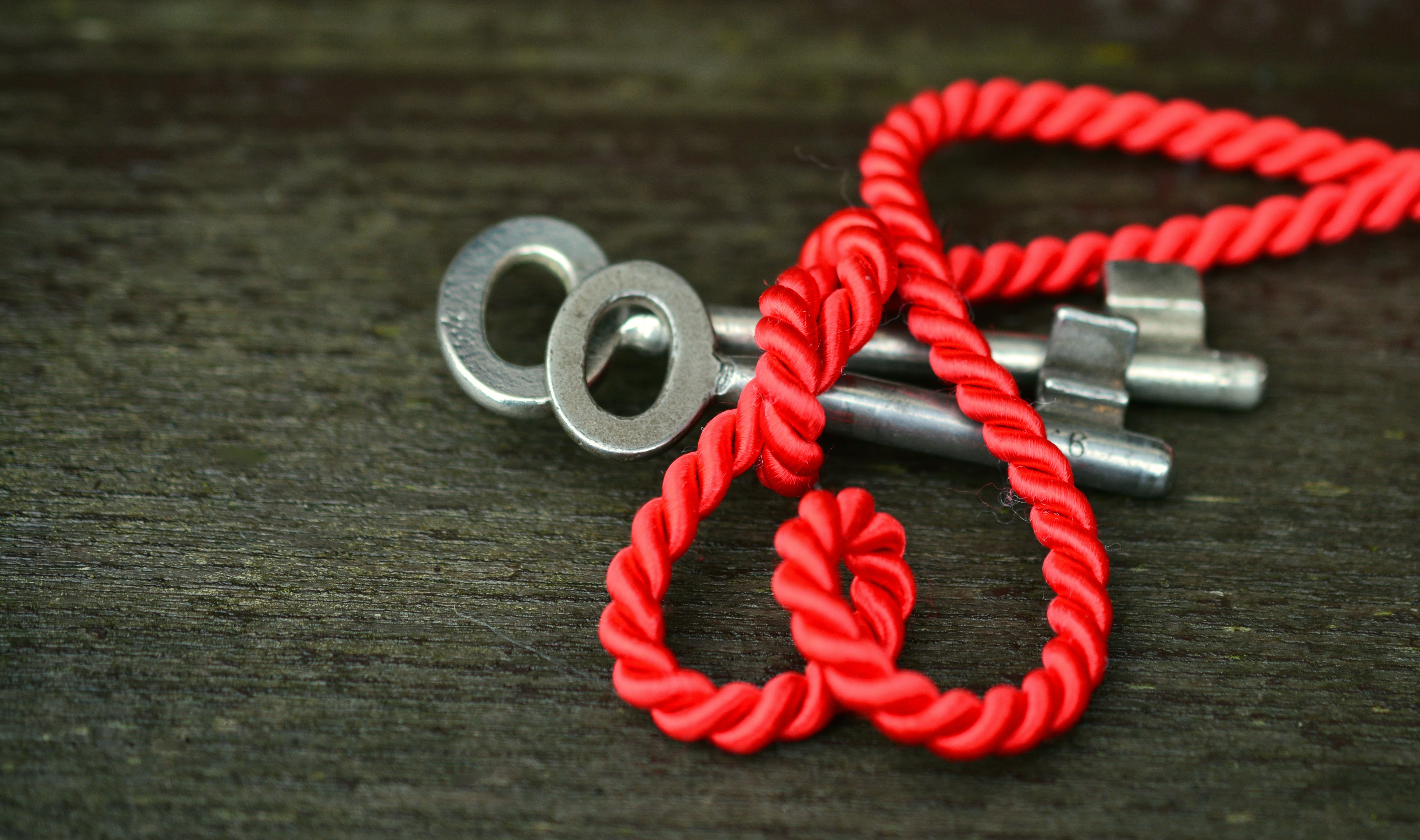 symbolic, detention, thread, day, wooden, key, wool, for two, connectedness, selective focus, togetherness, indoors, trust, knotted, close-up, toy, creativity, HD Wallpaper