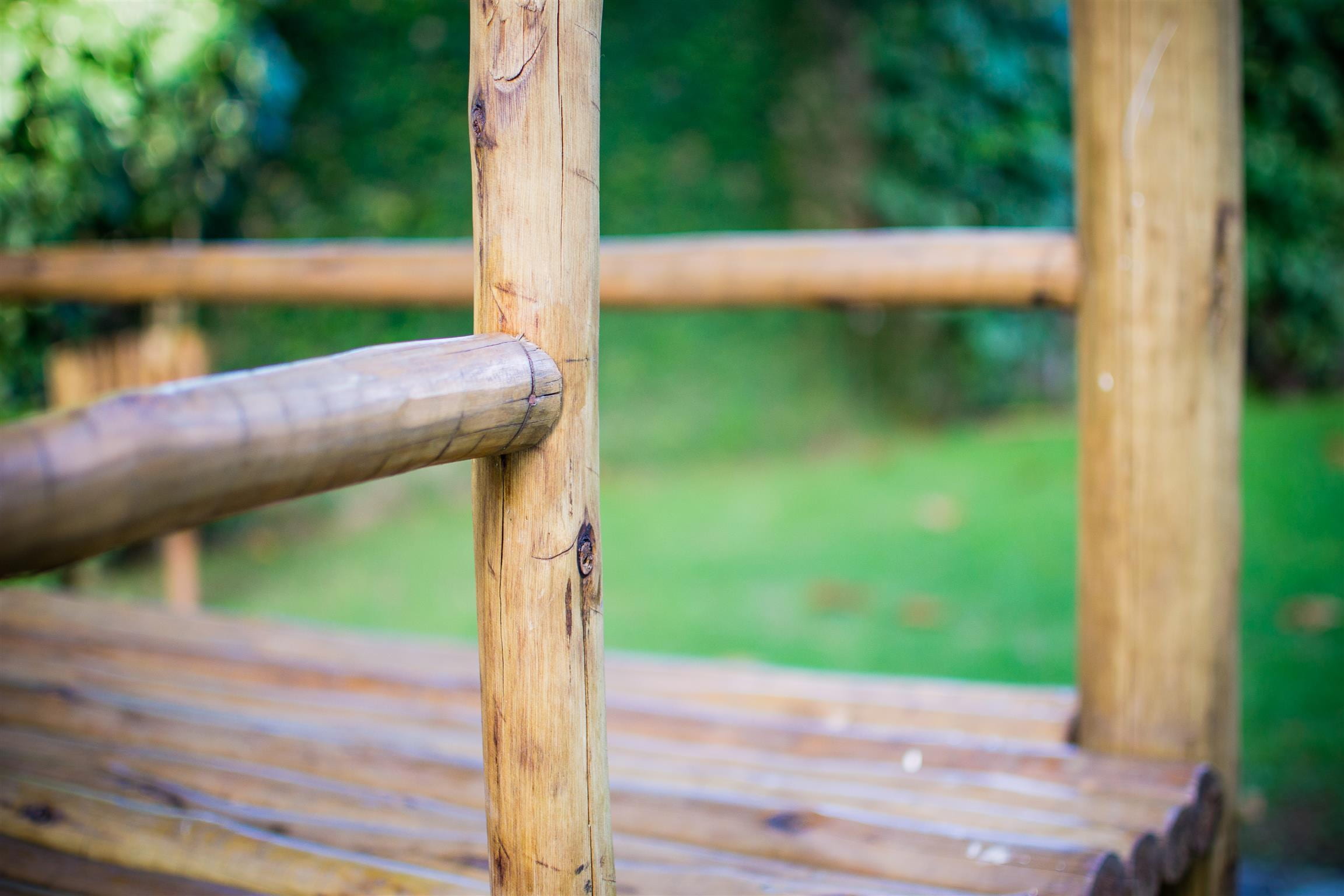 built structure, outdoors, 1080P, protection, seat, bamboo - plant, bench, wood - material, tree, boundary, garden, wood, land, focus on foreground, board, HD Wallpaper
