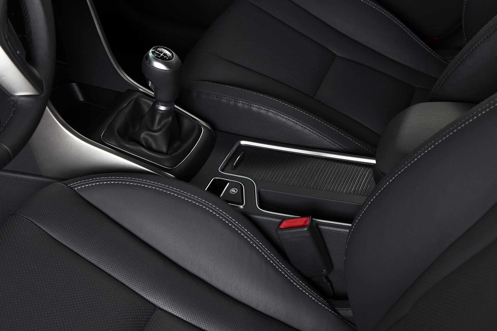 motor vehicle, mode of transportation, wealth, land vehicle, car, transportation, seat, leather, black color, empty, vehicle seat, close-up, seat belt, HD Wallpaper