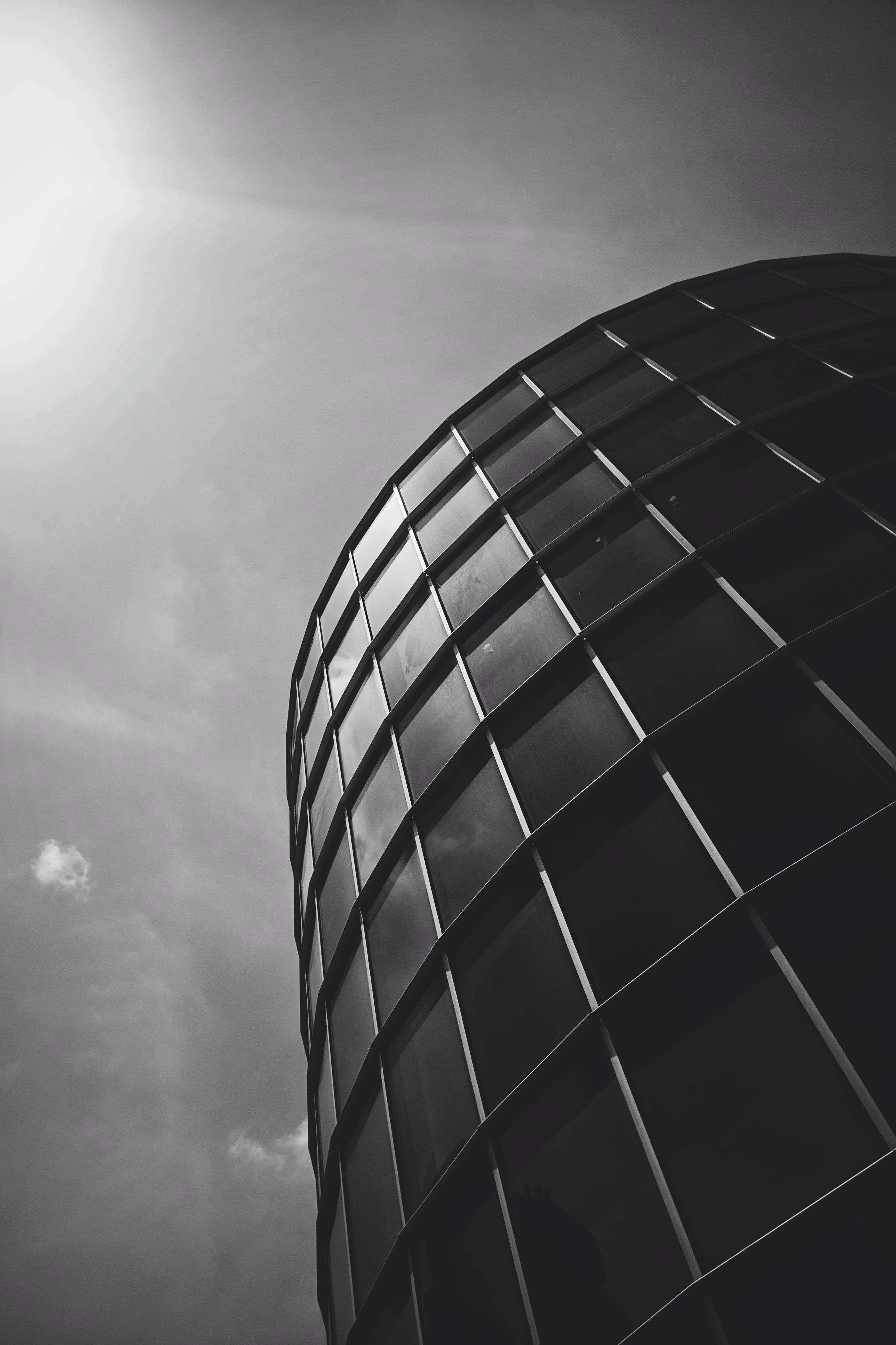 day, window, glass, ghana, pattern, modern, building, building exterior, architecture, 4K, sky, airport bypass rd, accra, city, cloud - sky, outdoors, Phone HD Wallpaper