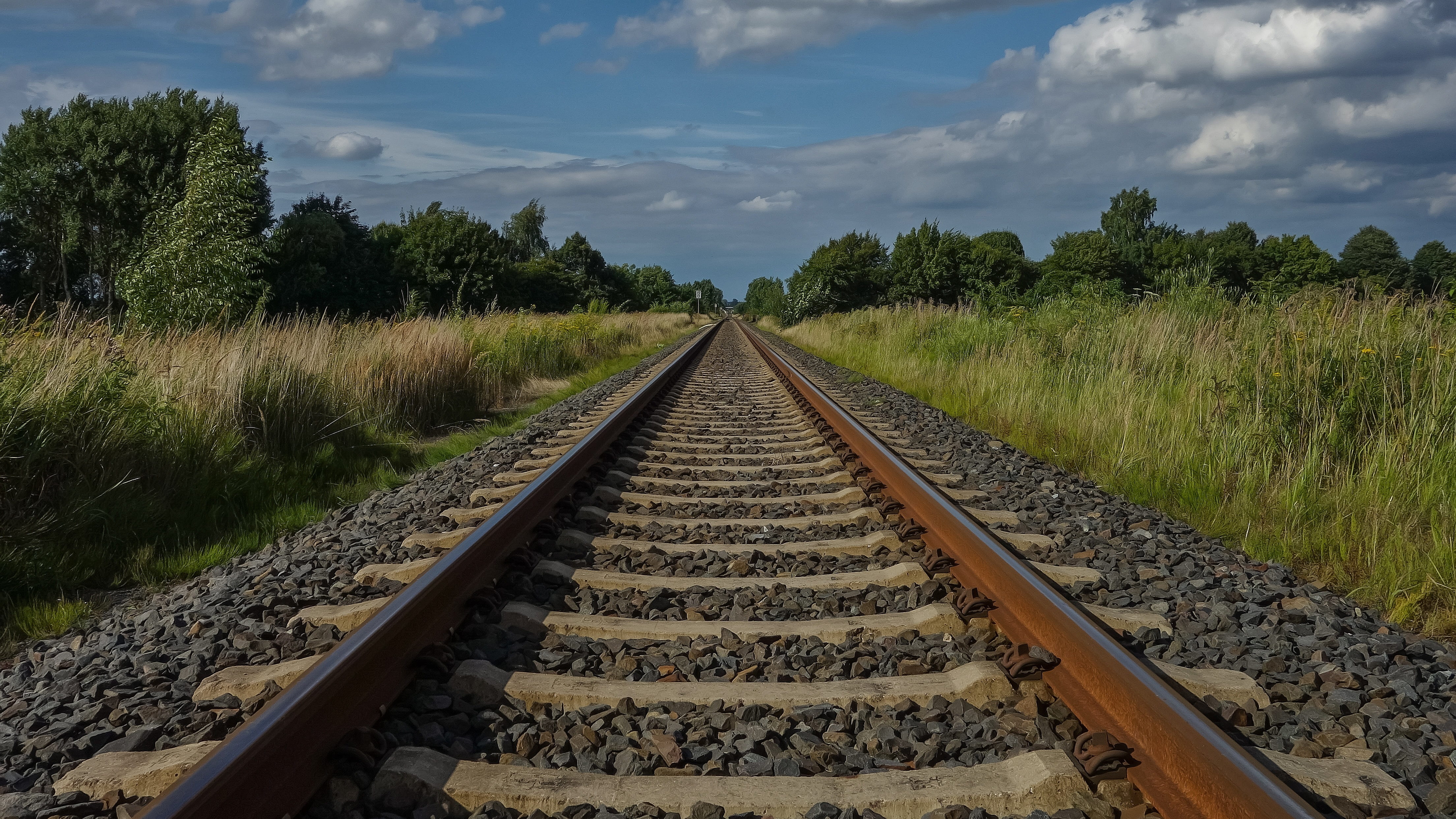 landscape, transportation, no people, metal, tree, 4K, day, long, the way forward, direction, holiday, nature, outdoors, viewpoint, gravel, train, railway, HD Wallpaper