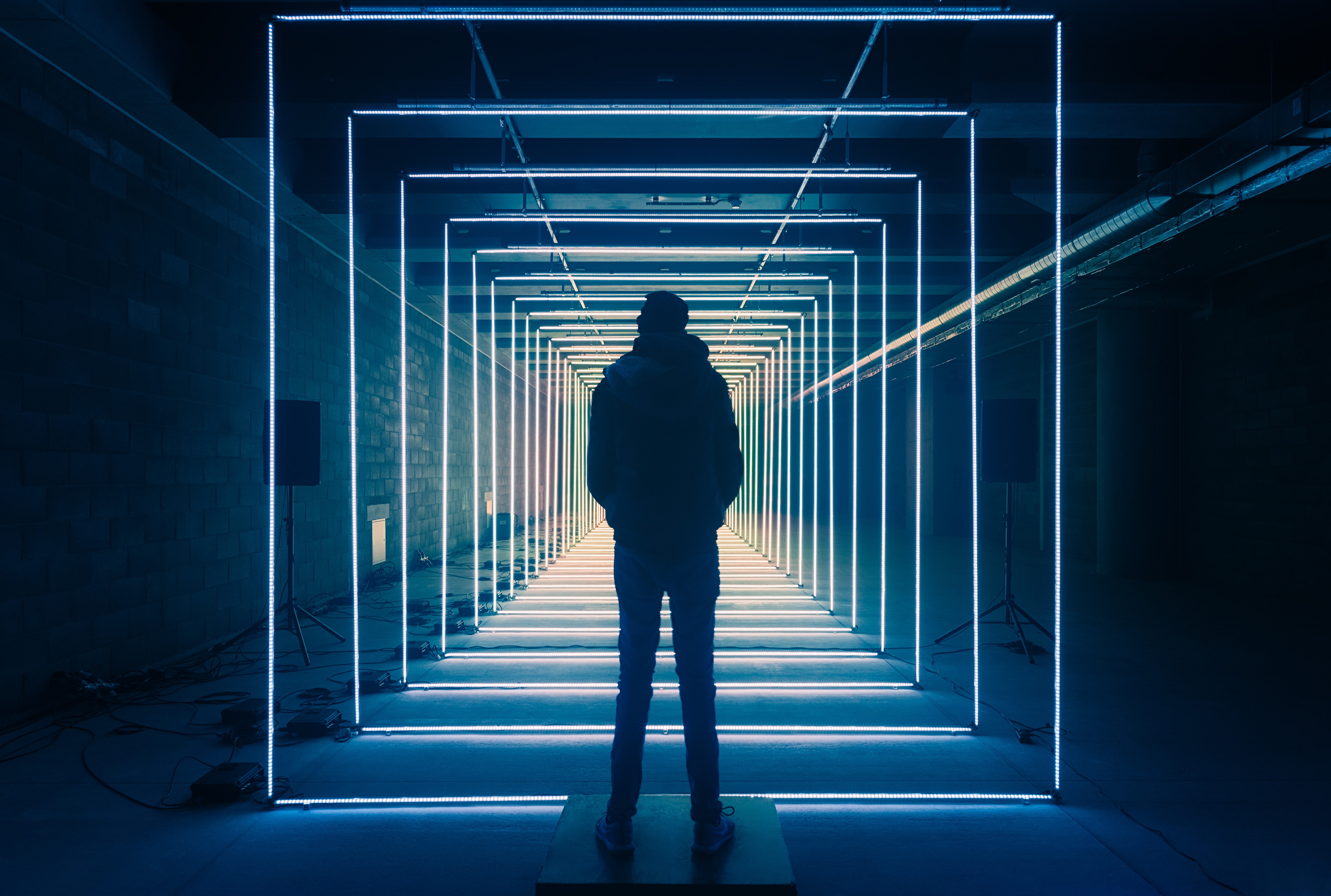 8K, Canary Wharf, man, light, Wavelength, LED lights, blue, 4K, 5K, HD Wallpaper