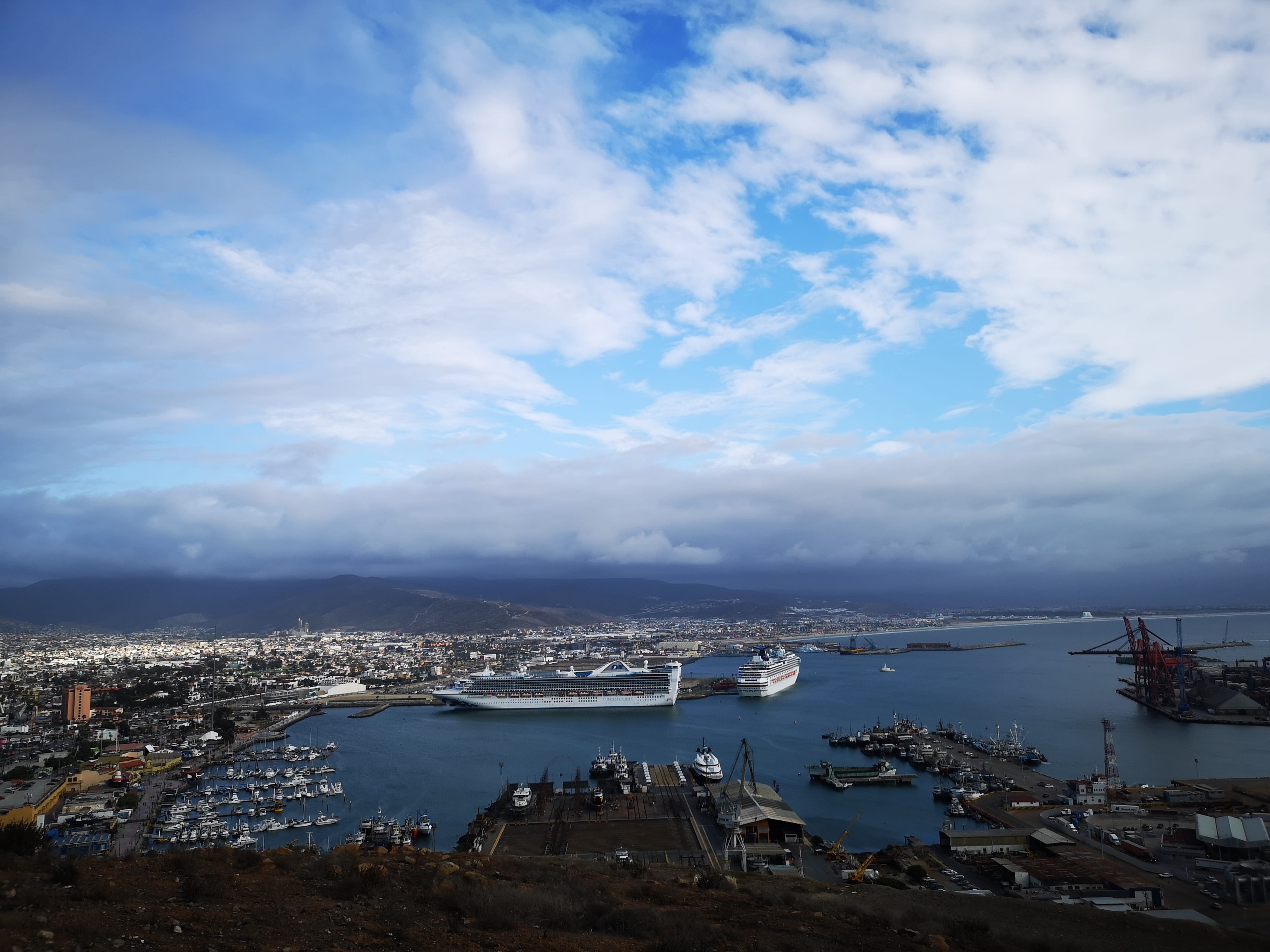 built structure, baja california, cloud - sky, cielo, puerto, cliff, 2K, bay, travel, building, sea, transportation, city, day, ocean, blue, crucero, harbor, HD Wallpaper