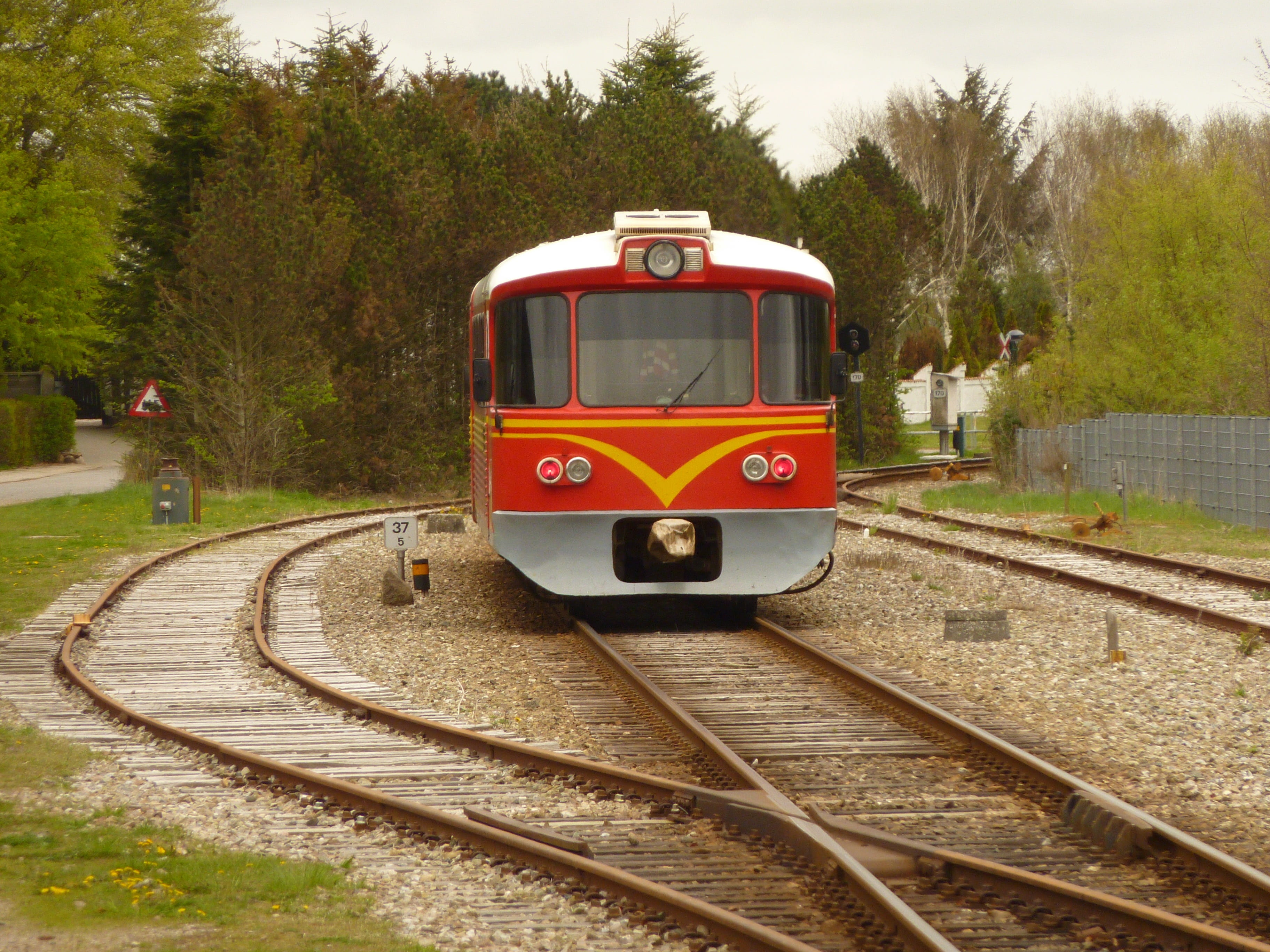 day, station, train - vehicle, red, locomotive, sleepers, railroad car, bills of exchange, rails, 2K, transportation, railway, railroad track, mode of transportation, HD Wallpaper
