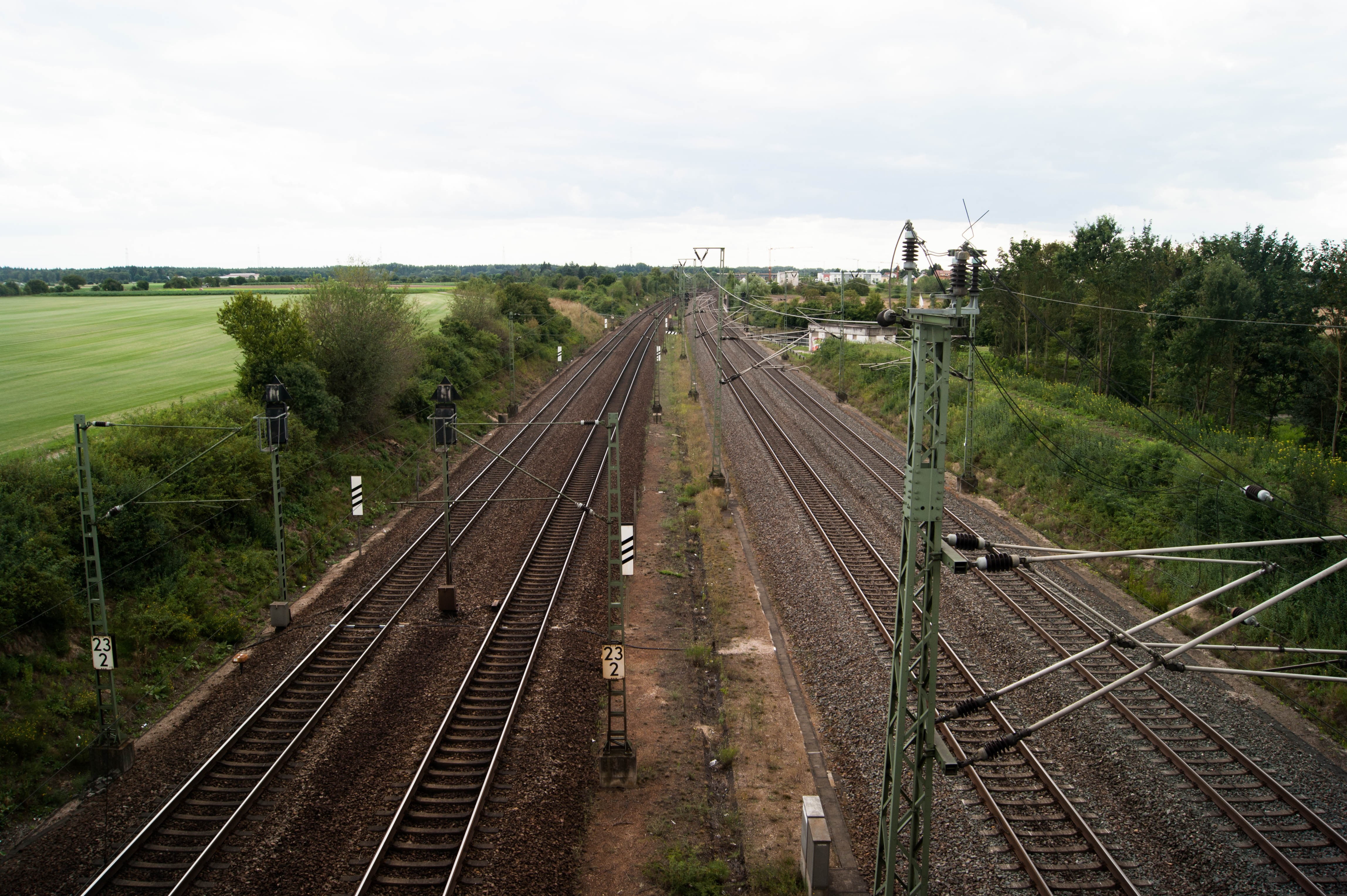 train - vehicle, nature, high angle view, diminishing perspective, 4K, day, public transportation, outdoors, train, transportation, railing, cloud - sky, HD Wallpaper