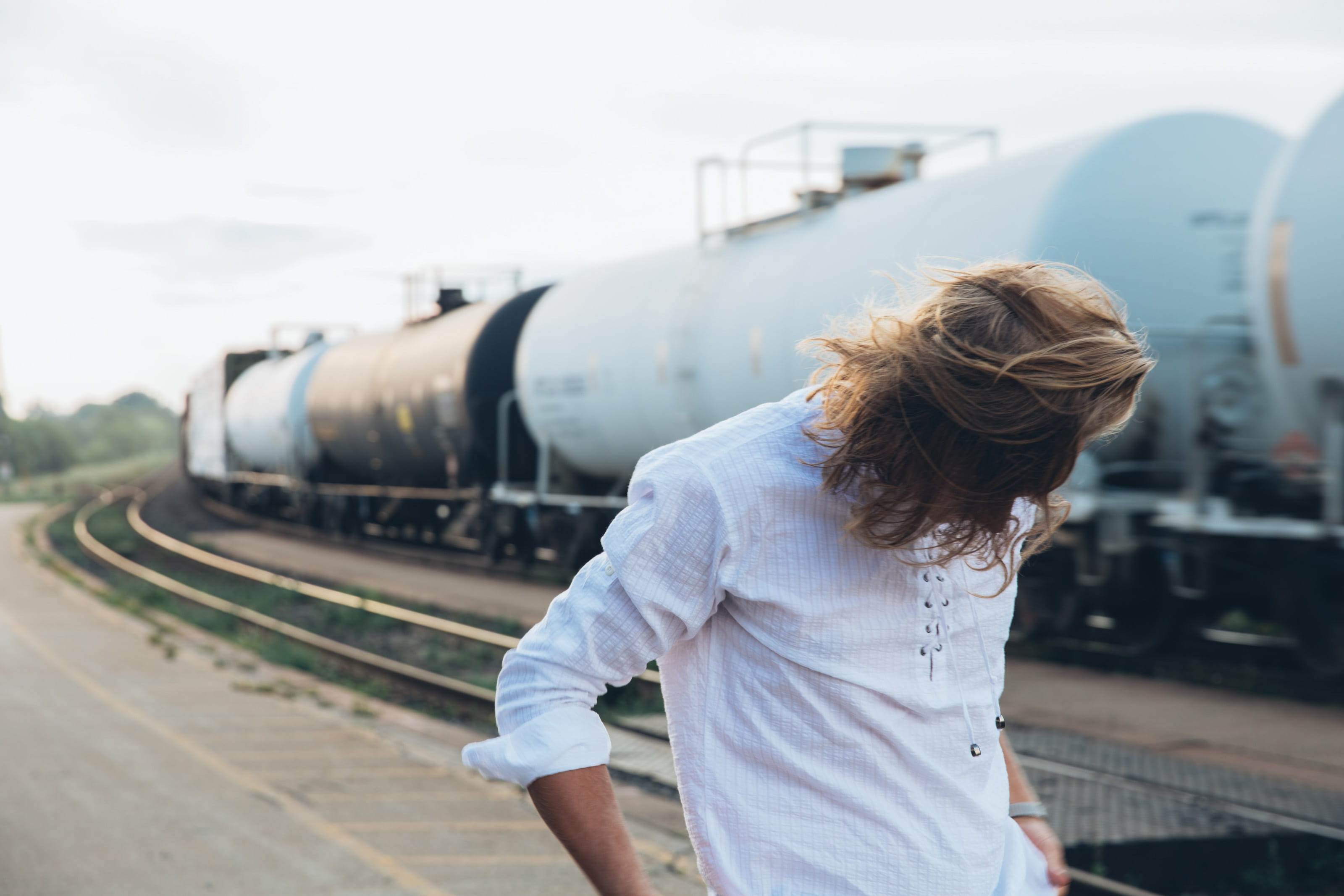 standing, commuter, man, background, dynamic, day, transport, Structure, railway, Track, rail, hair, long haired, 20-25 year old, mode of transportation, HD Wallpaper